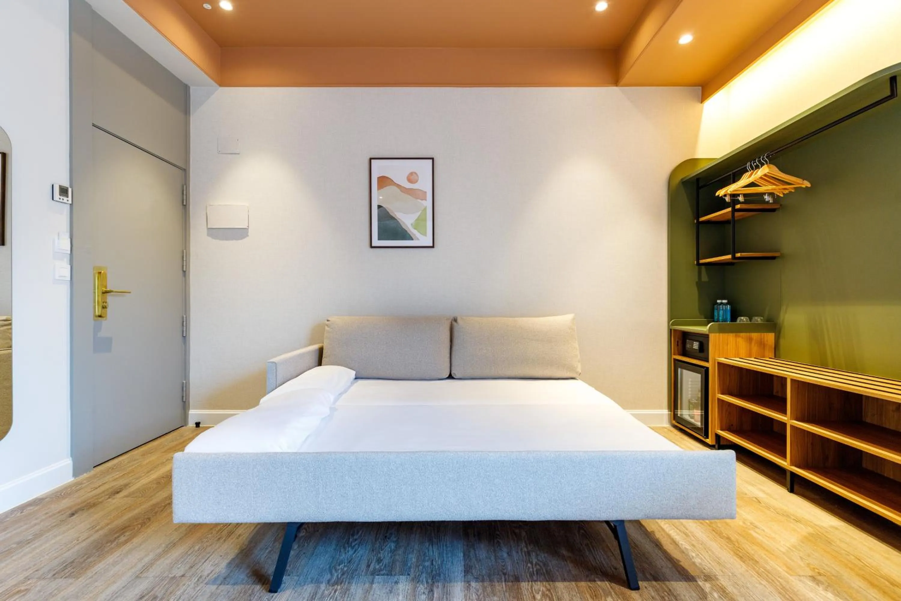 Bed in Petit Palace Puerta del Sol