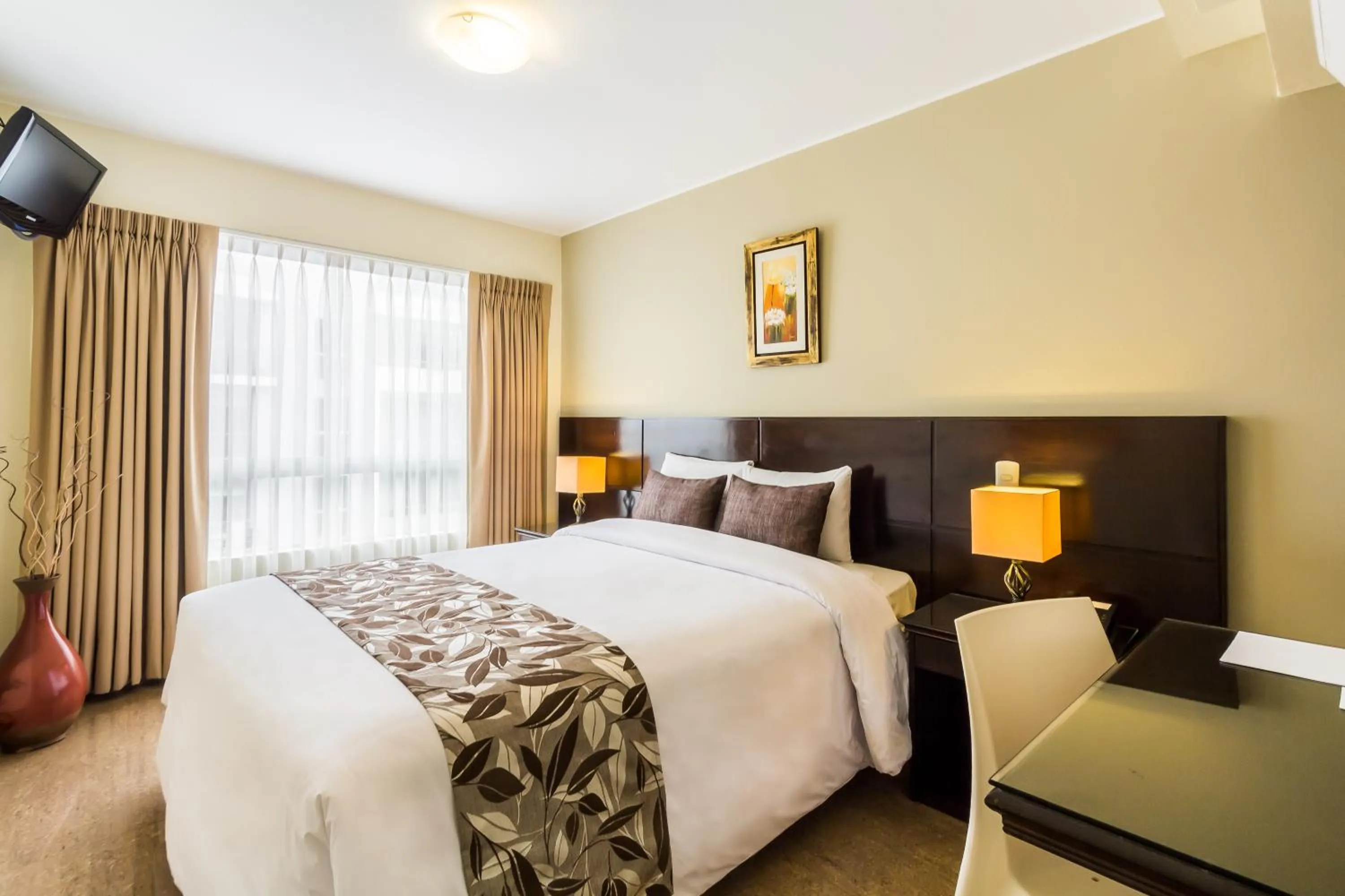 Photo of the whole room, Bed in El Tambo 1