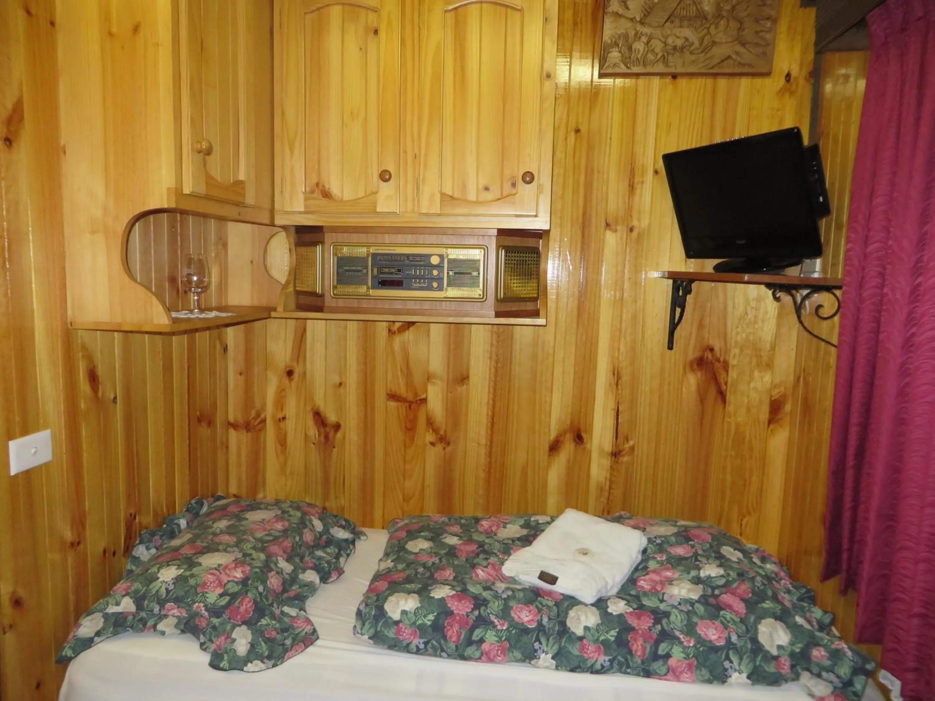 Bedroom, Bed in Karelia Alpine Lodge