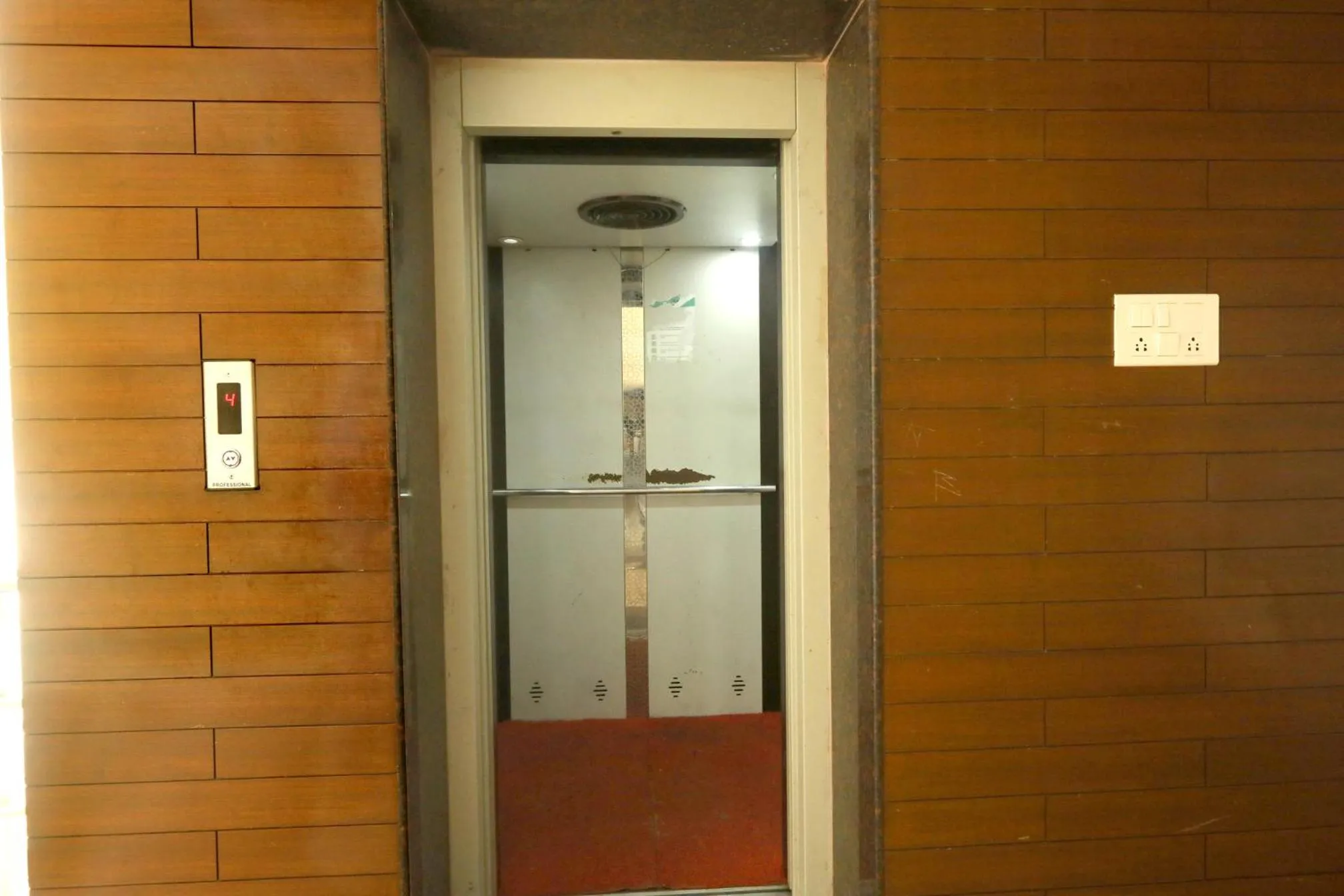 acessibility in Sekaran Hotel OMR