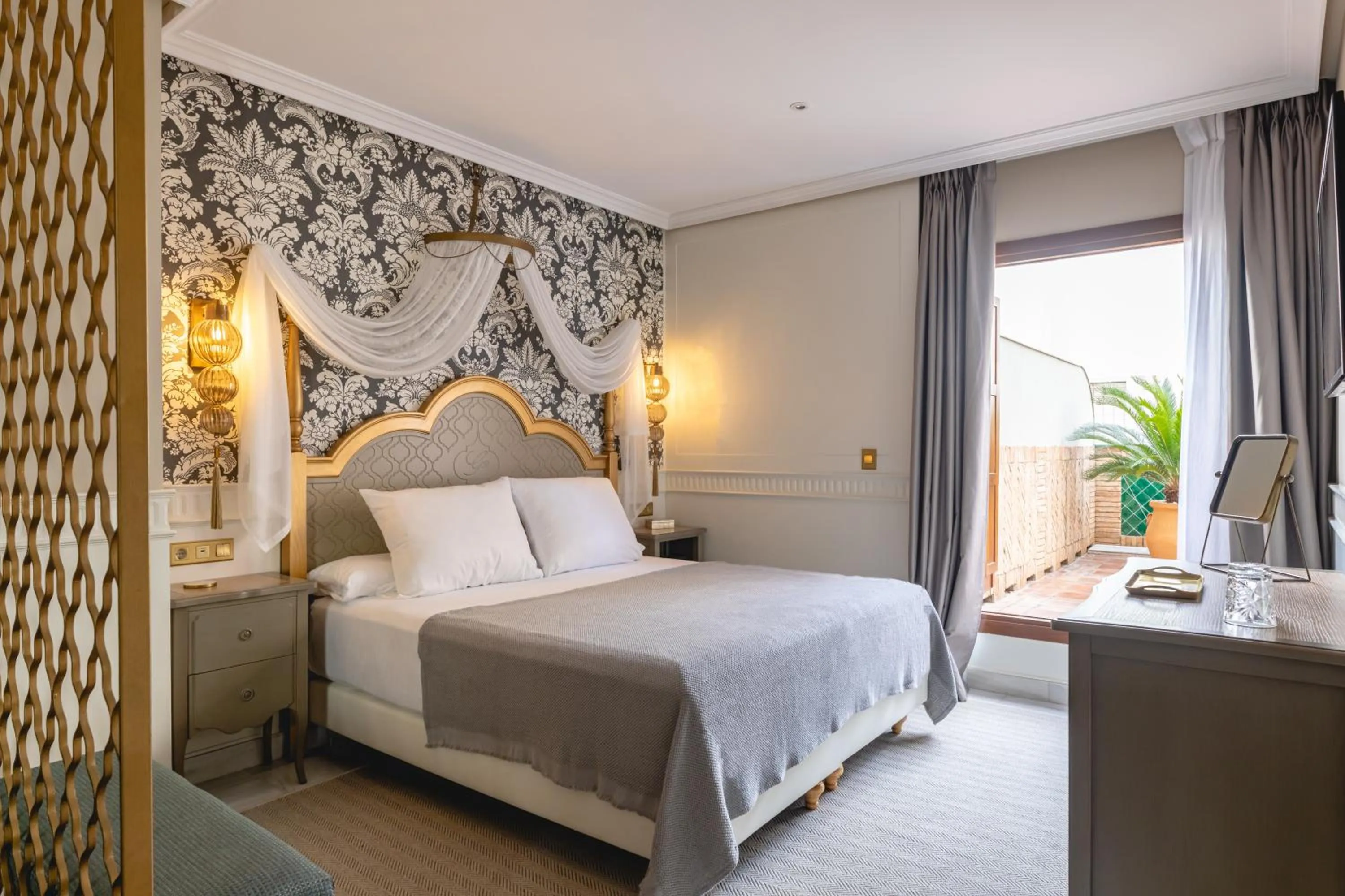 Bed in Hotel Gravina 51