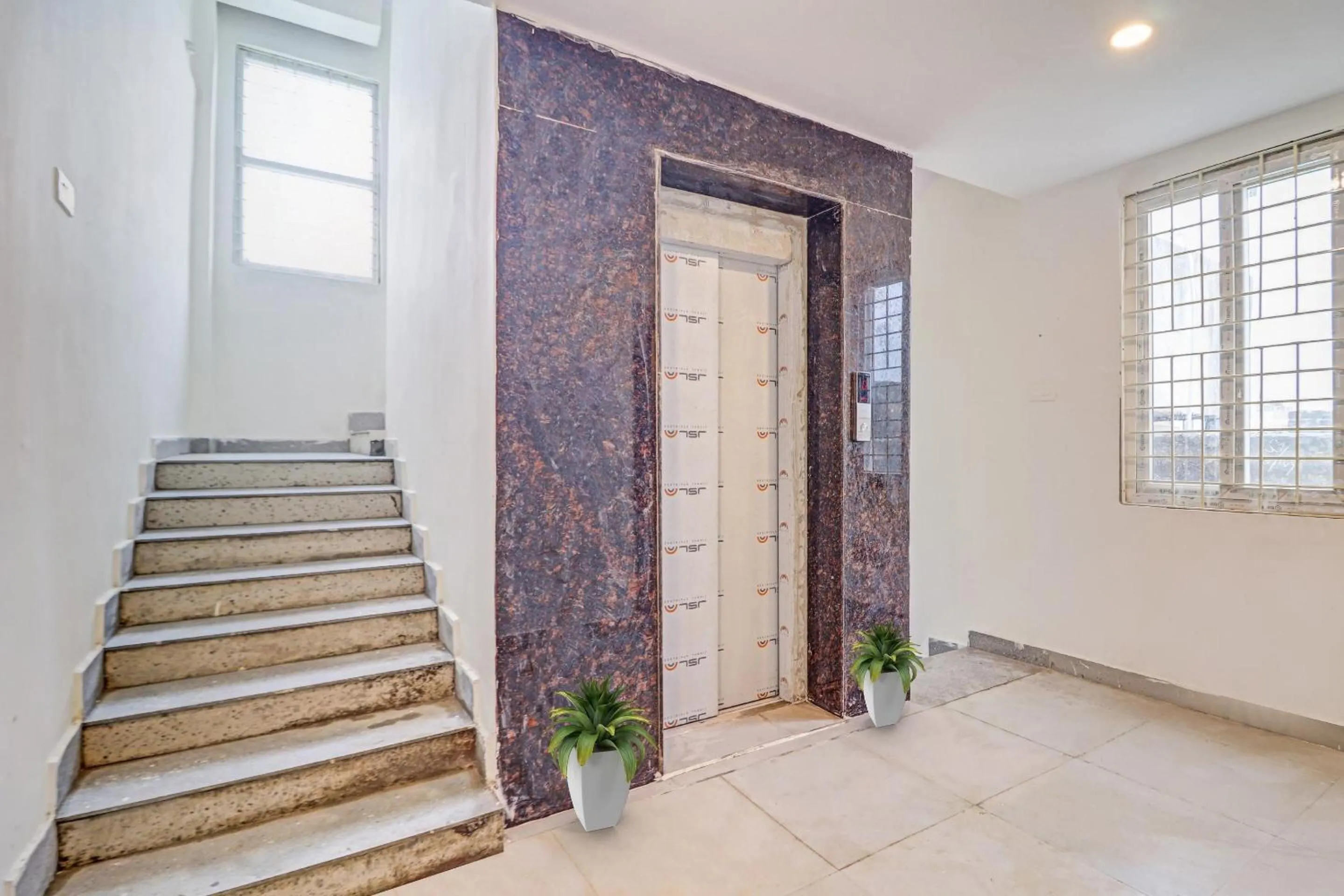 Other in Hotel O Night Eye