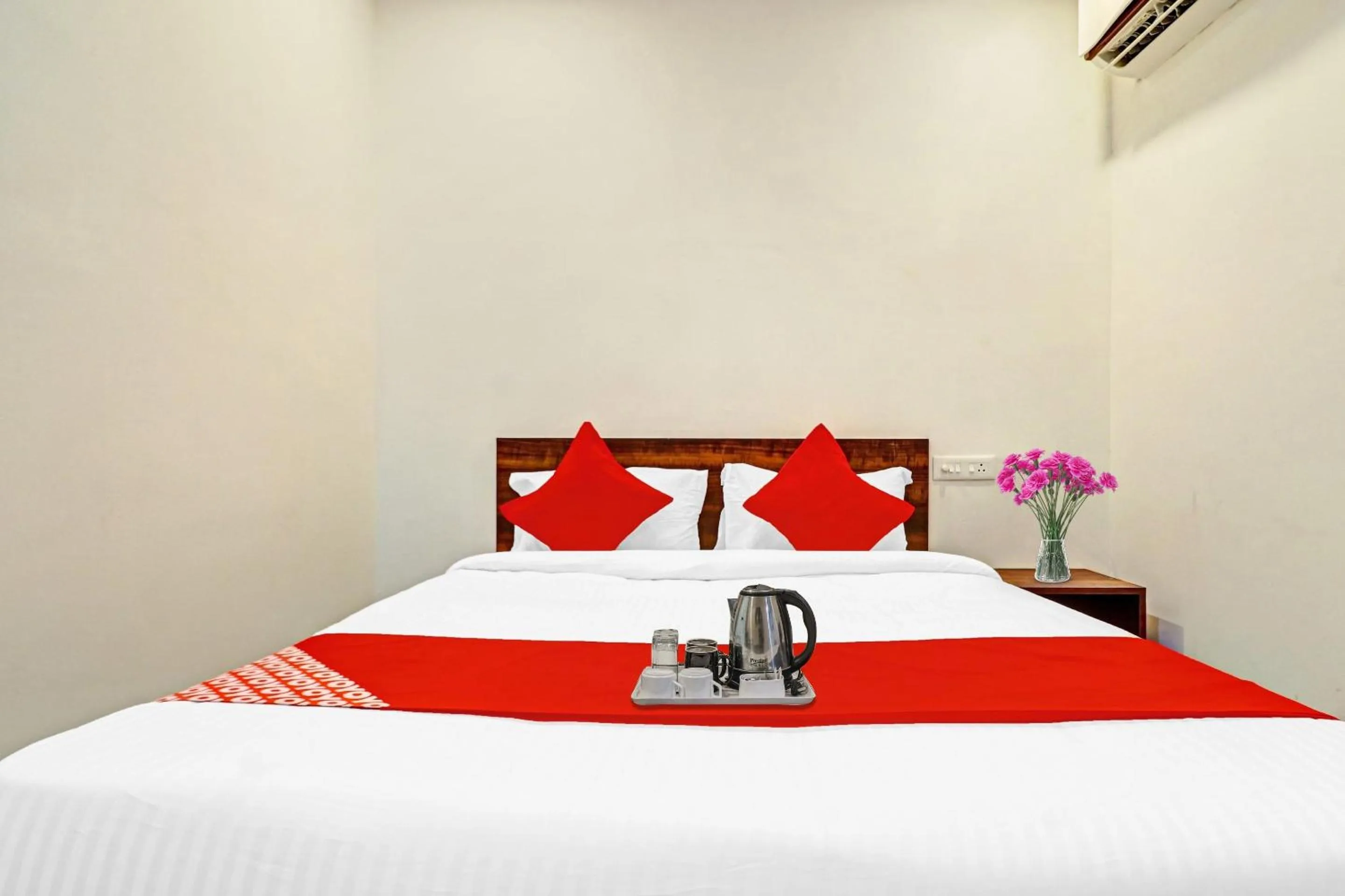 Bedroom, Bed in Hotel O Night Eye