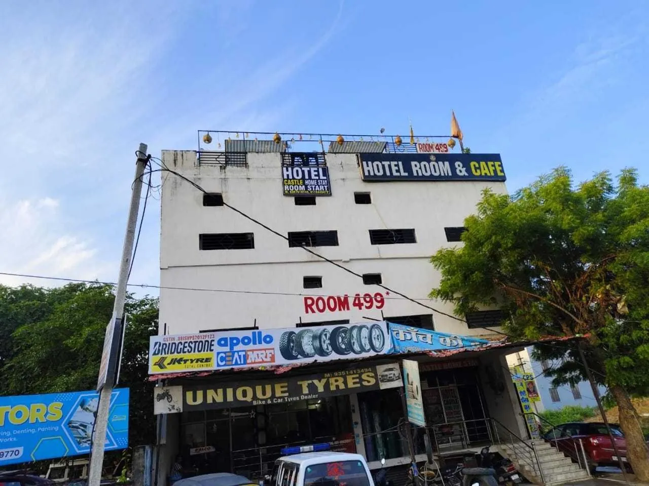 Facade/entrance in Hotel O by OYO CASTLE HOME STAY