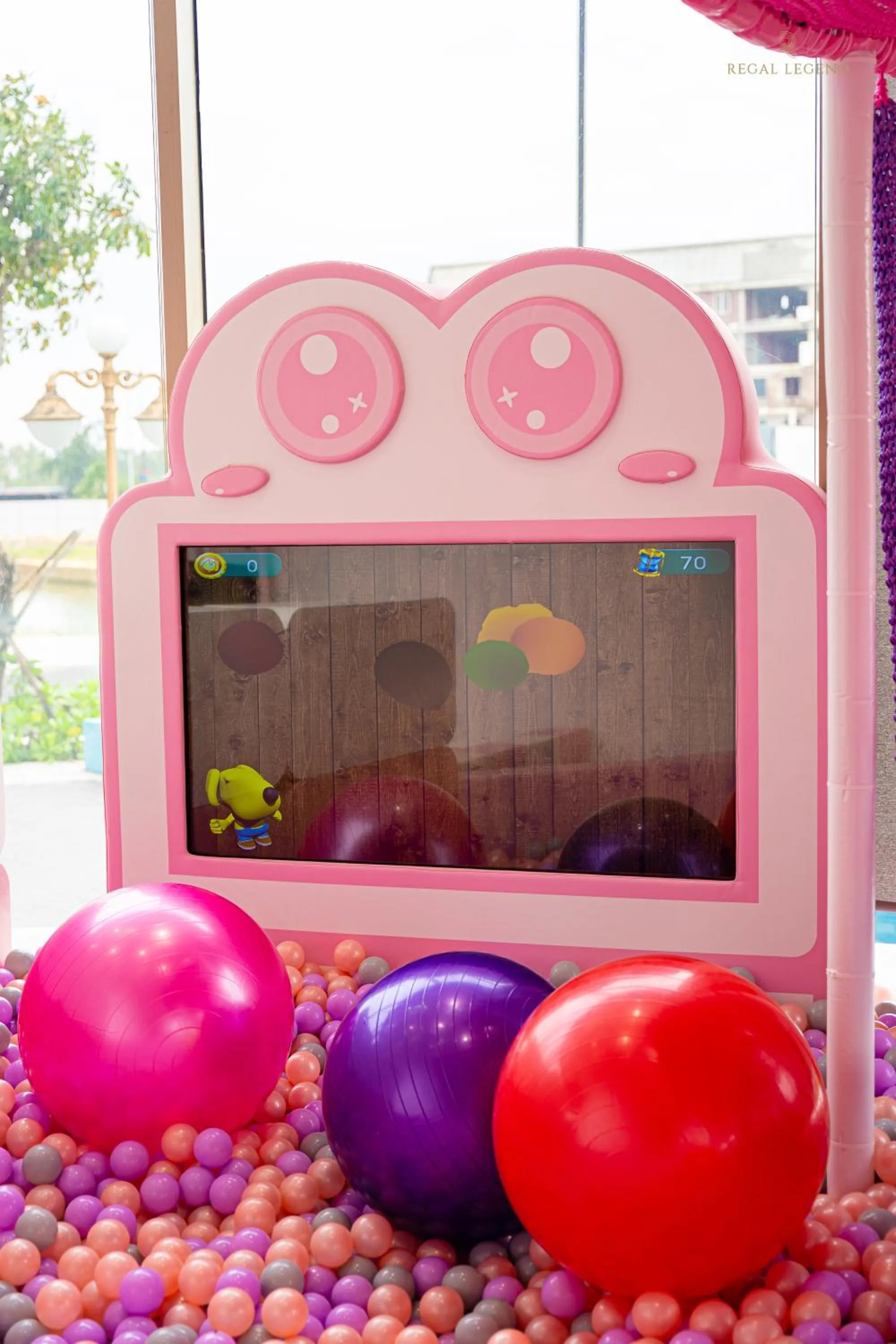 Kids's club in Regal Collection House