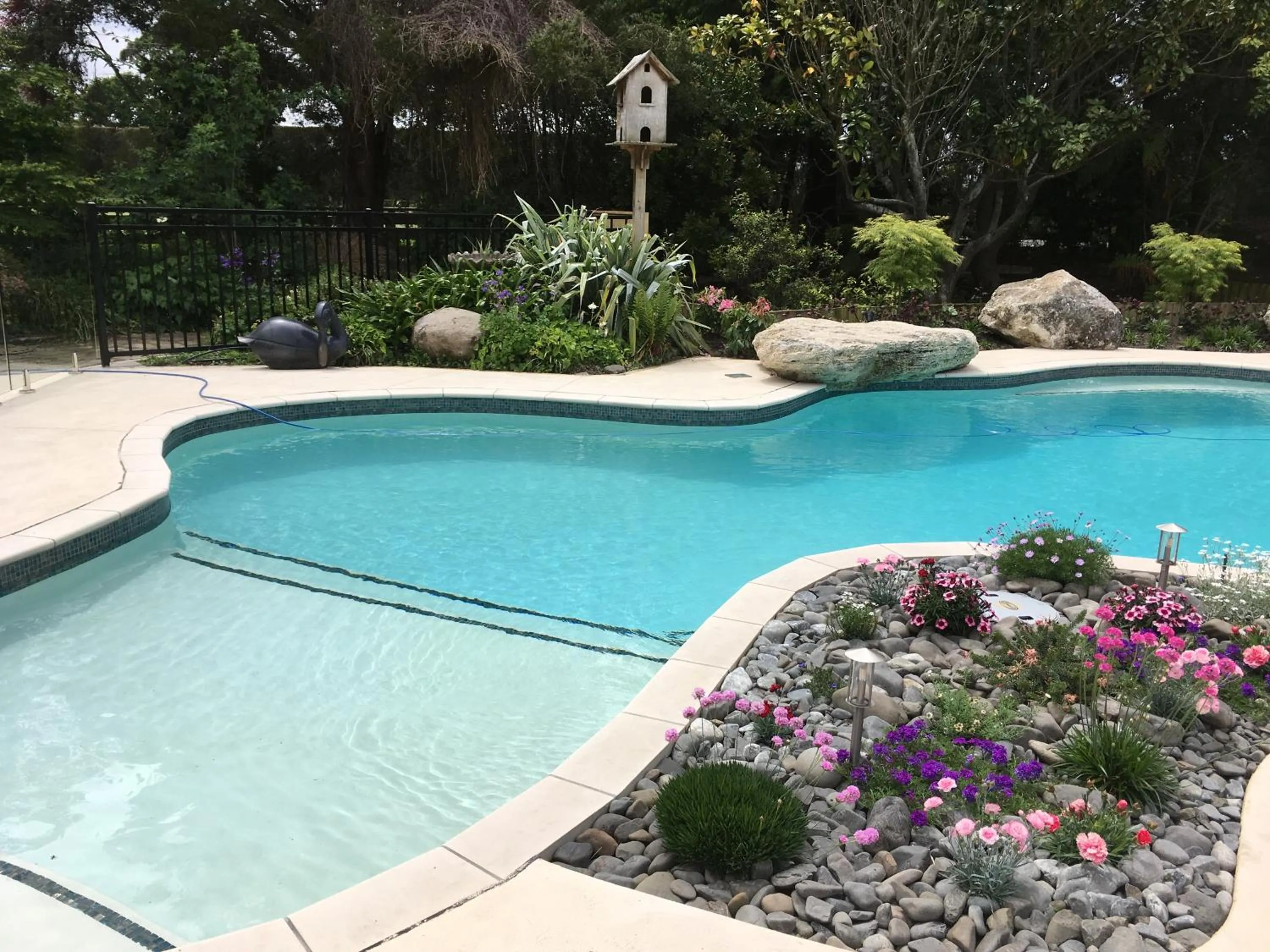 Swimming pool in Bluebell Lodge and Cottage