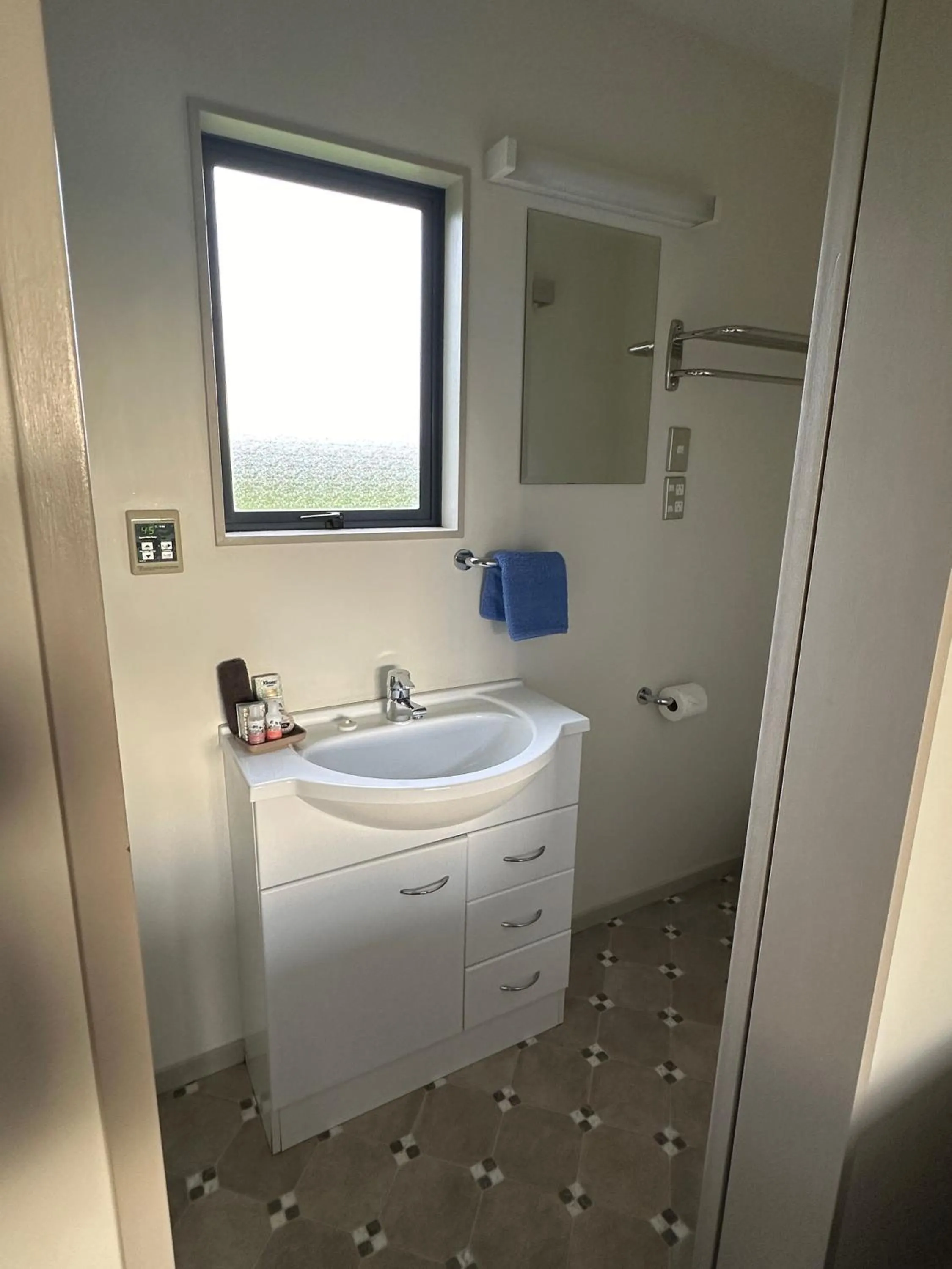 Bluebell Lodge and Cottage