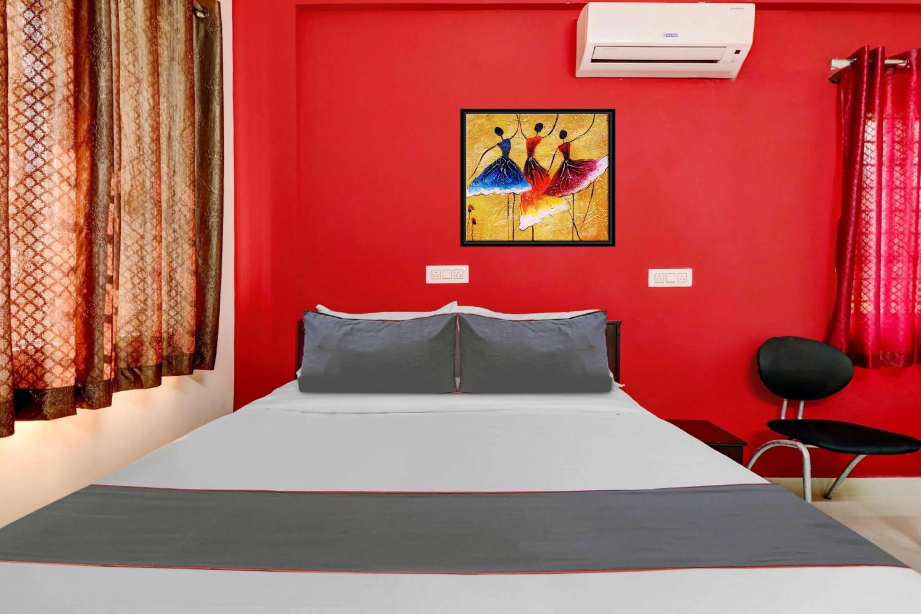 Bedroom, Bed in Super Collection O Olive