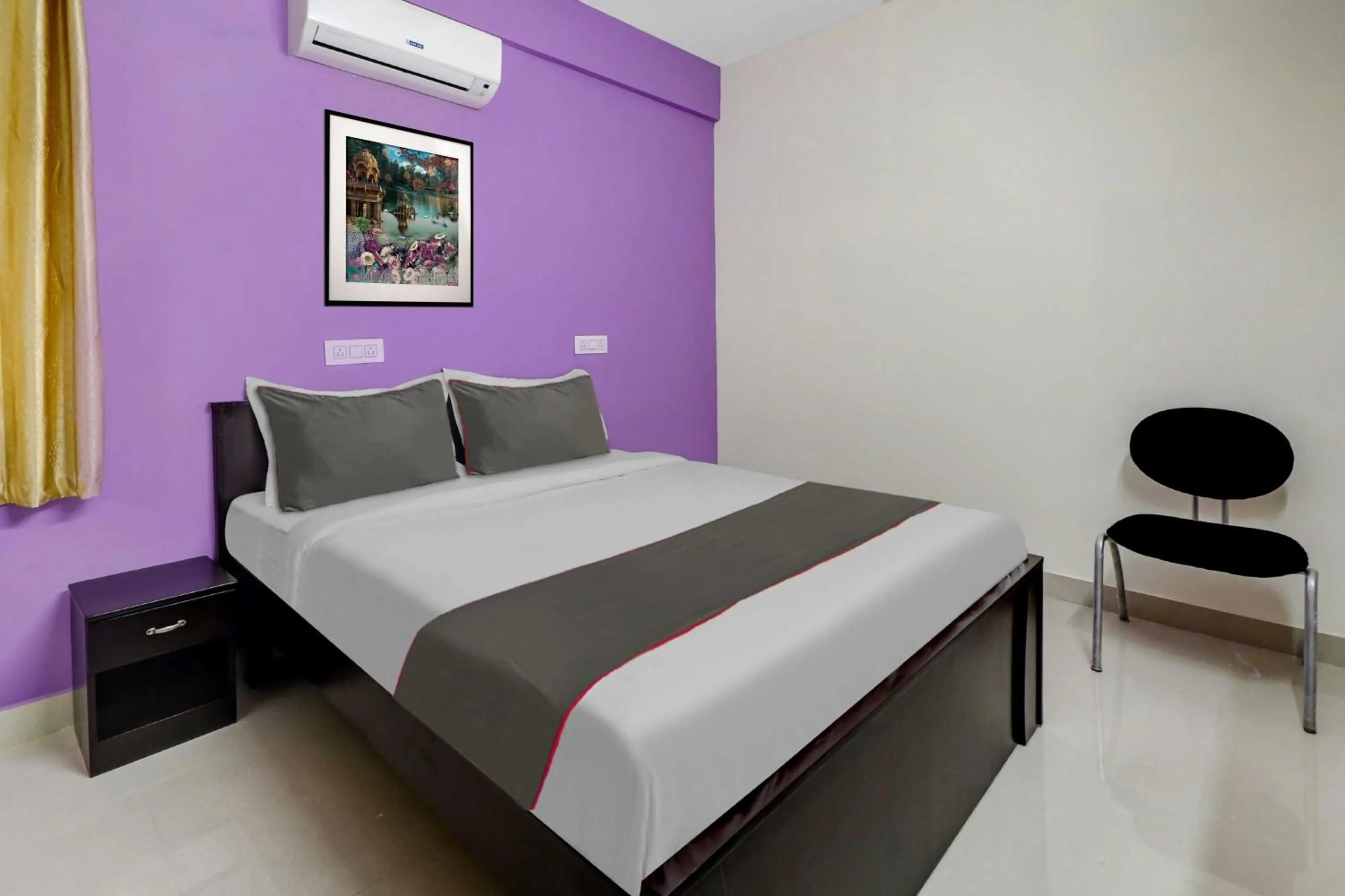 Bedroom, Bed in Super Collection O Olive