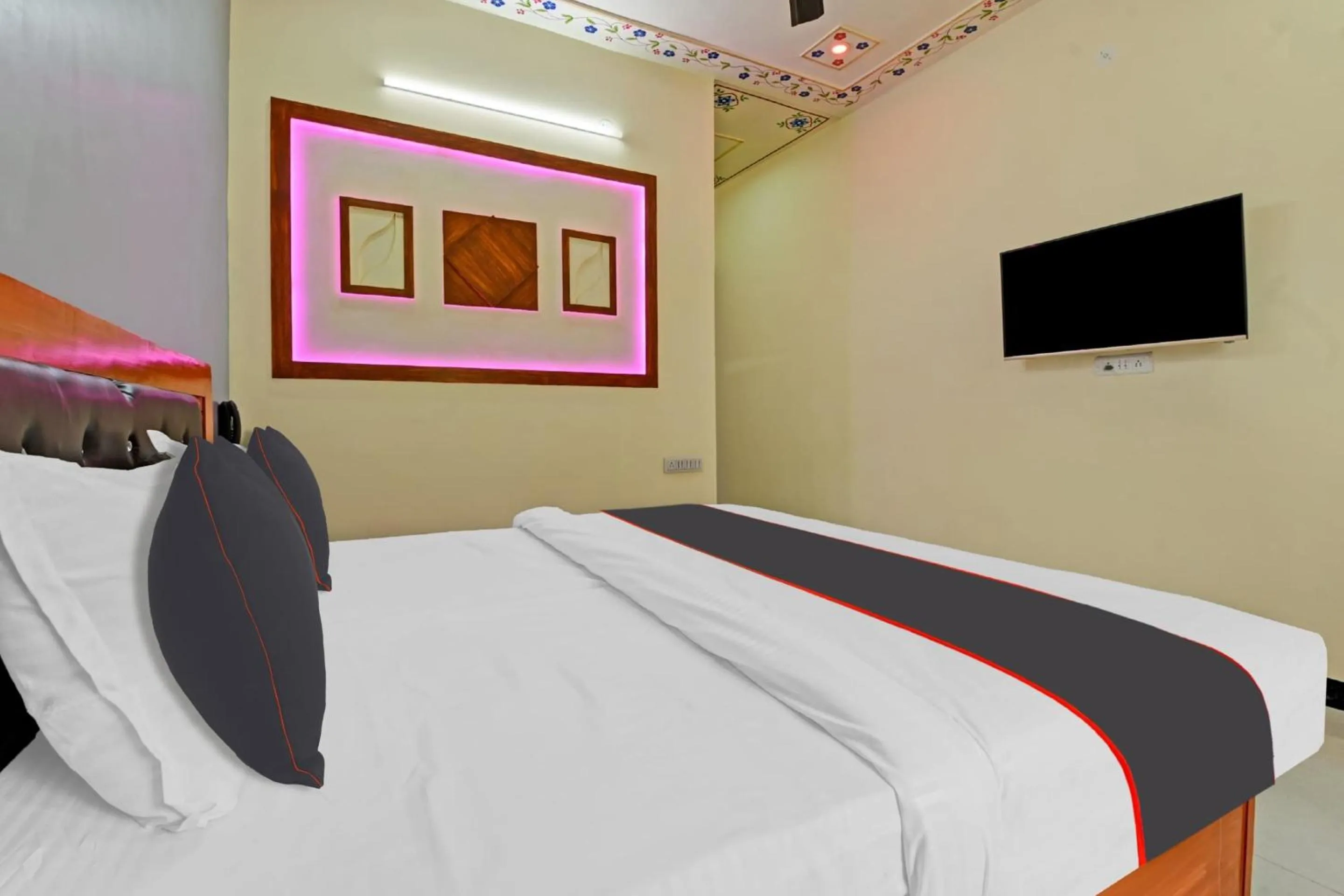 Bedroom in Hotel O by OYO Imperial Palace