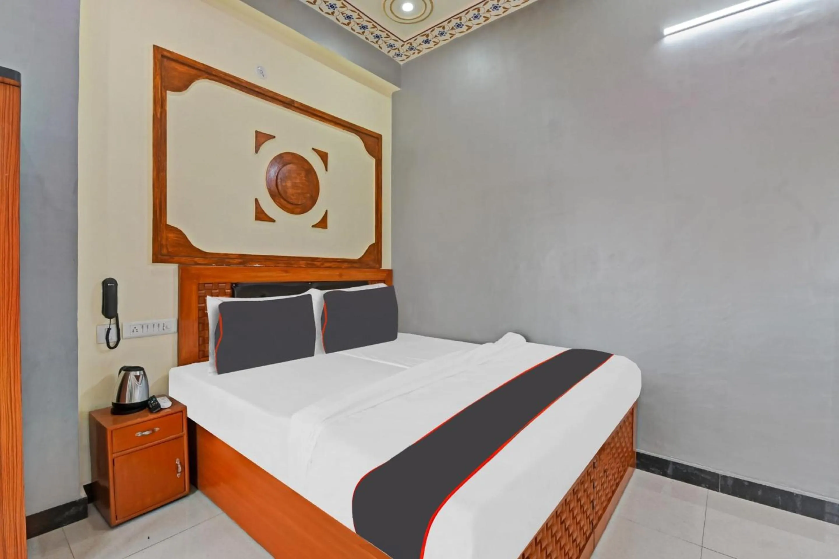 Bedroom, Bed in Hotel O by OYO Imperial Palace