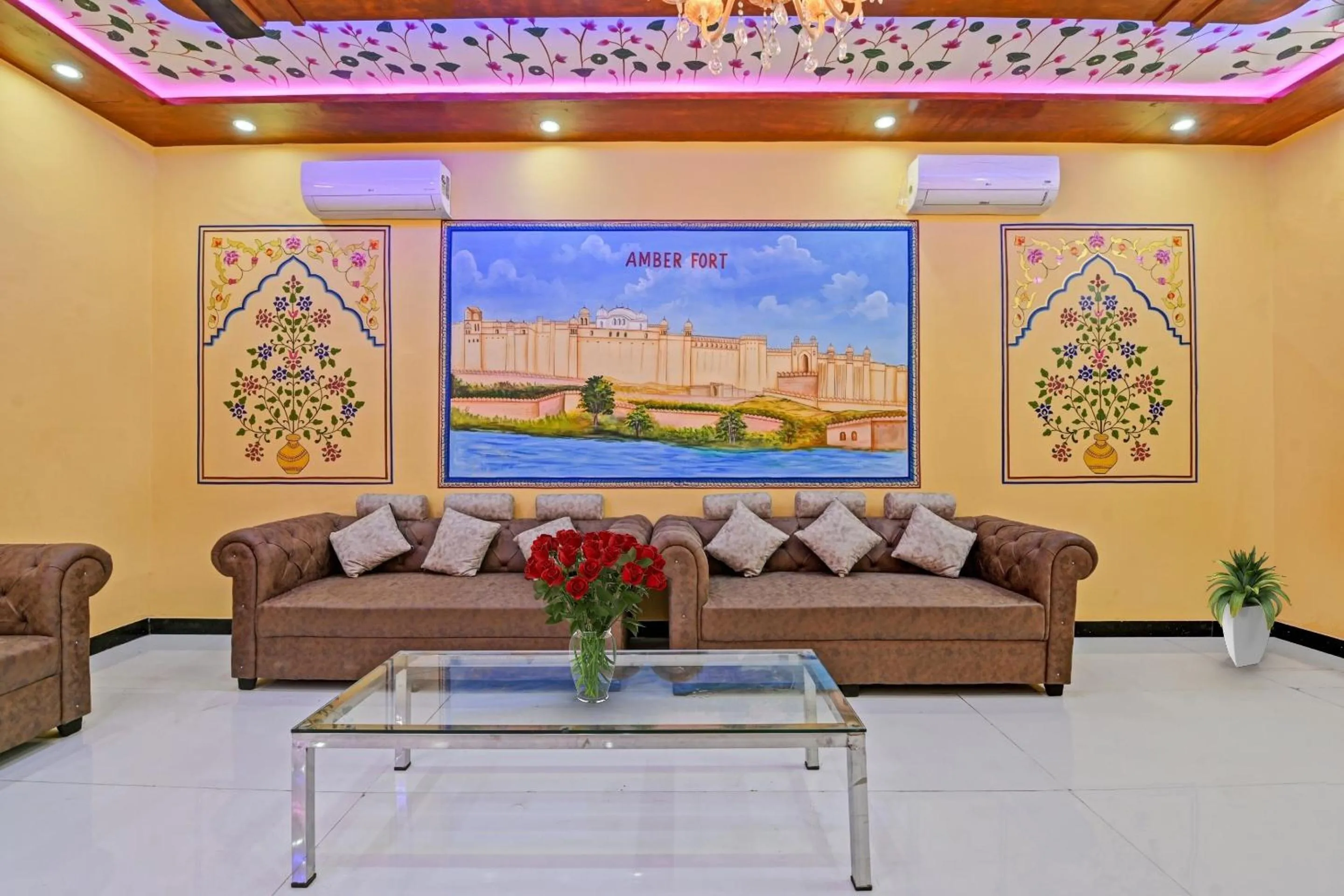 Lobby or reception in Hotel O by OYO Imperial Palace