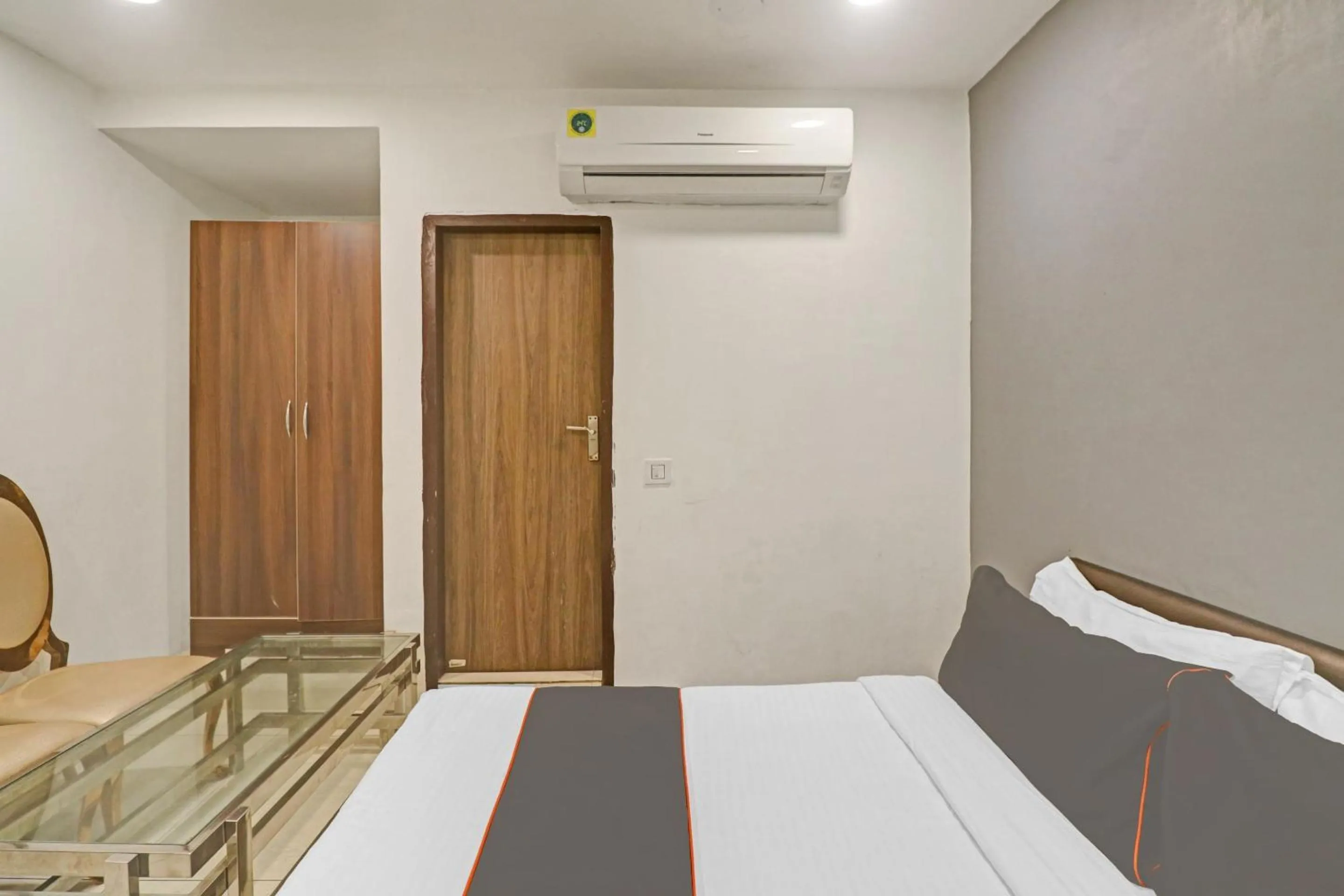 Bedroom, Bed in SEVEN HEAVEN