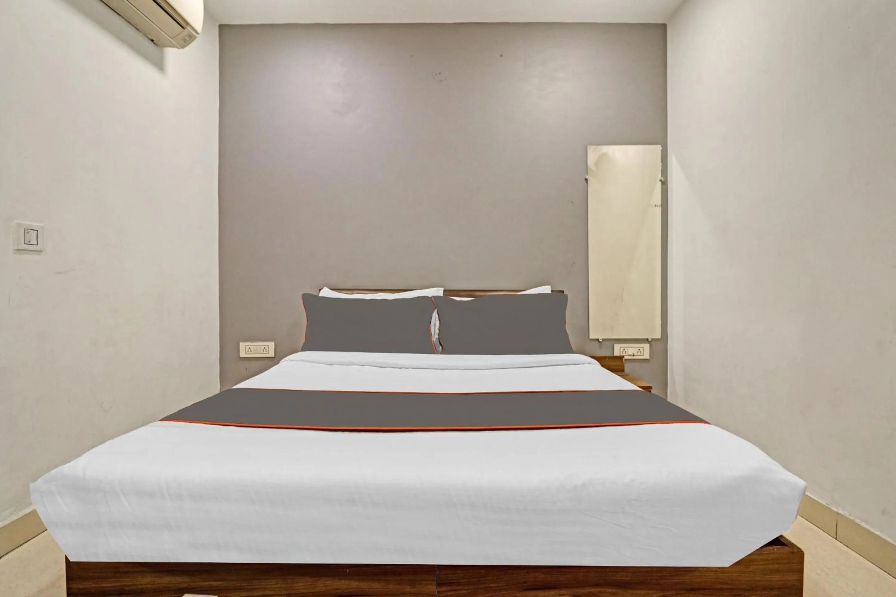 Bedroom, Bed in SEVEN HEAVEN