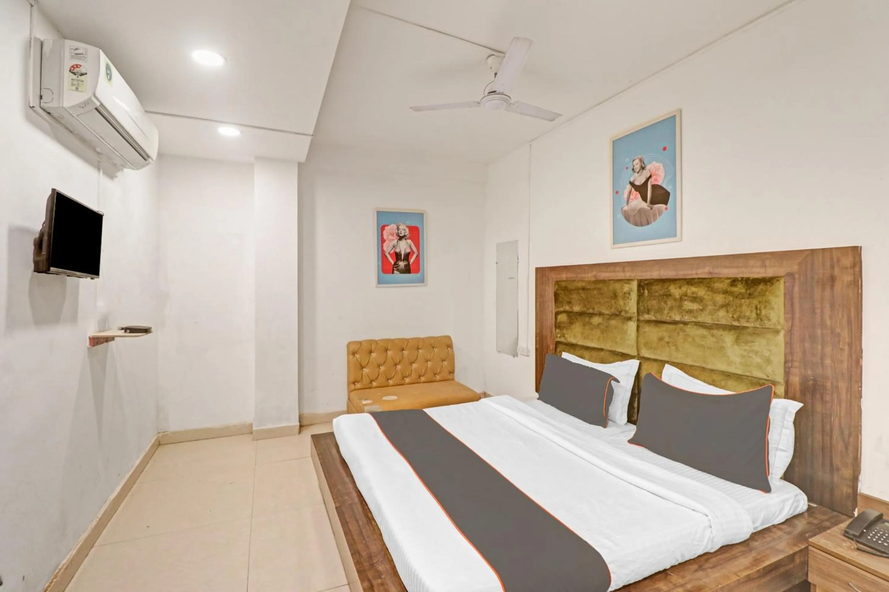 Bedroom, Bed in SEVEN HEAVEN