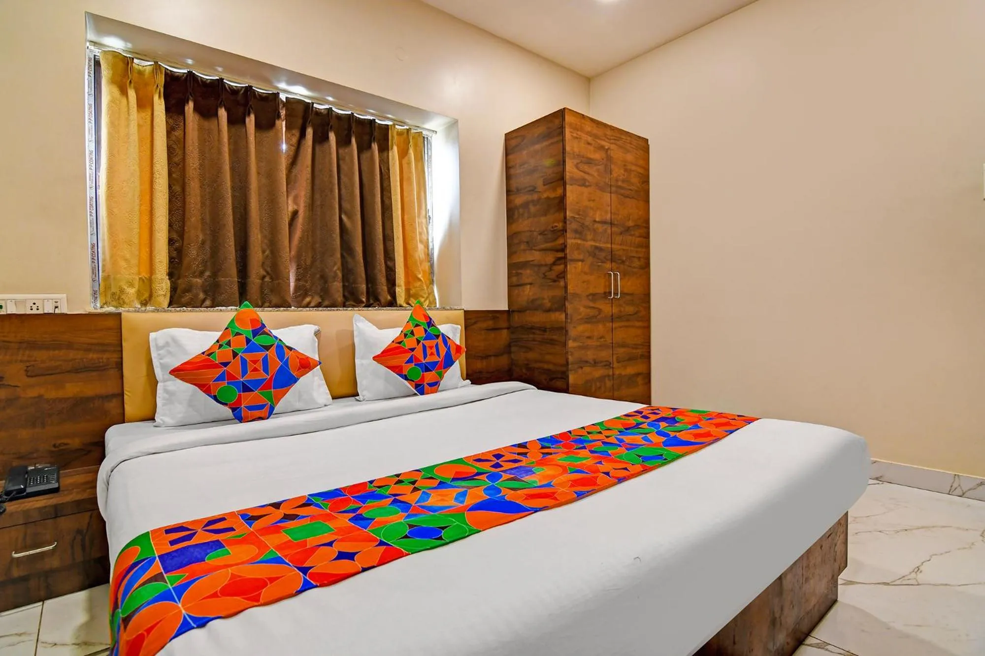 Bed in FabHotel Dak Plaza - Nr Axis Mall