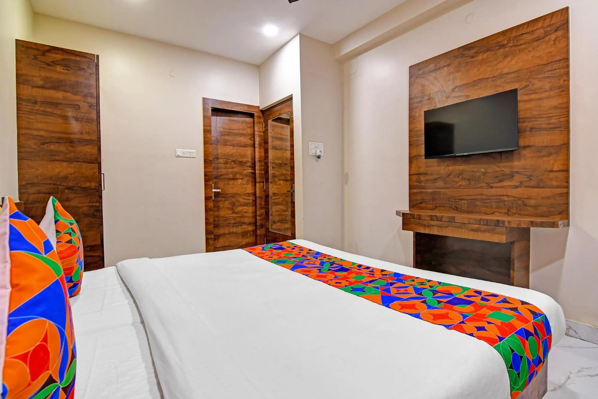 Bed in FabHotel Dak Plaza - Nr Axis Mall