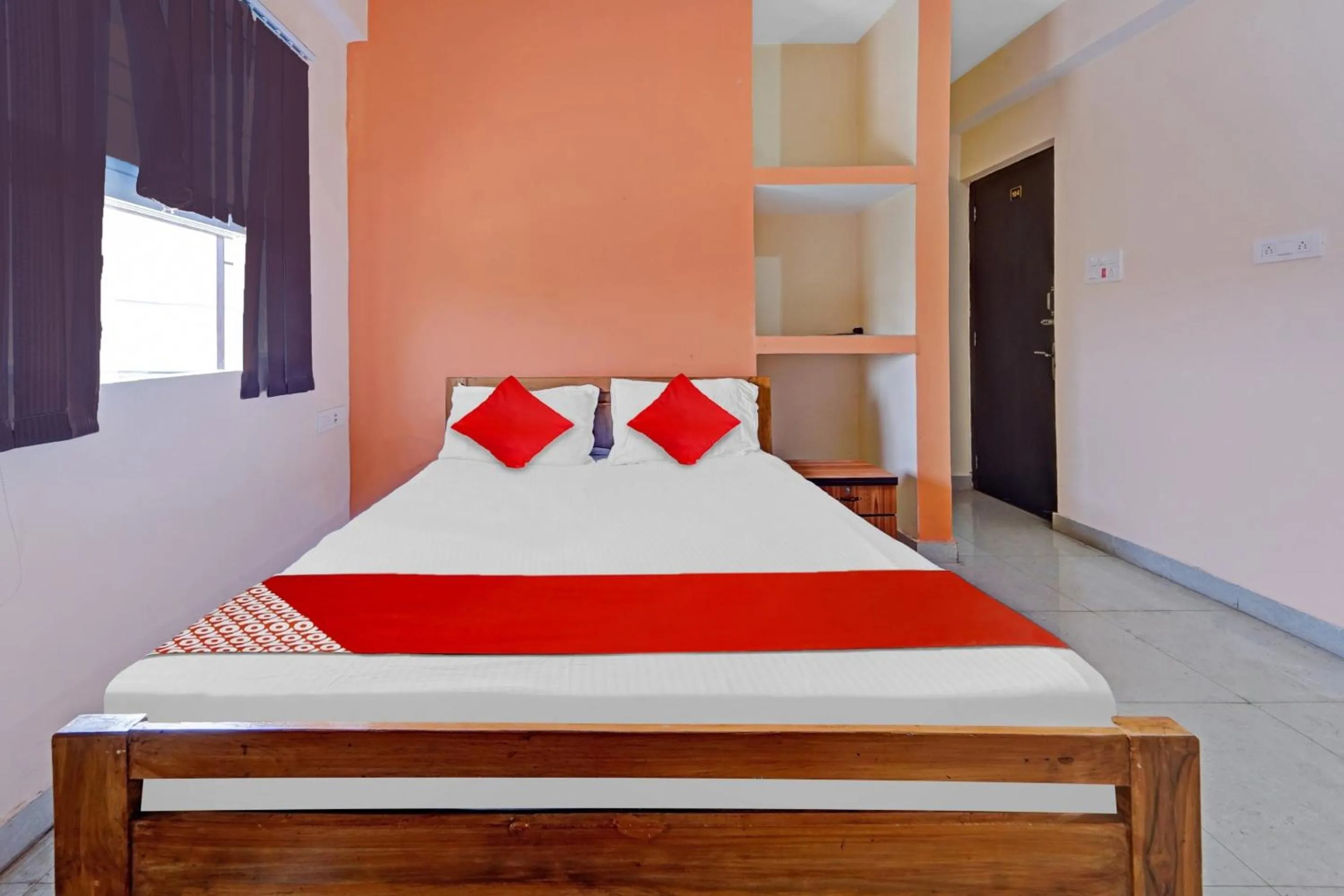 Bedroom in Hotel O Grand Paradise Inn & Banquet Hall