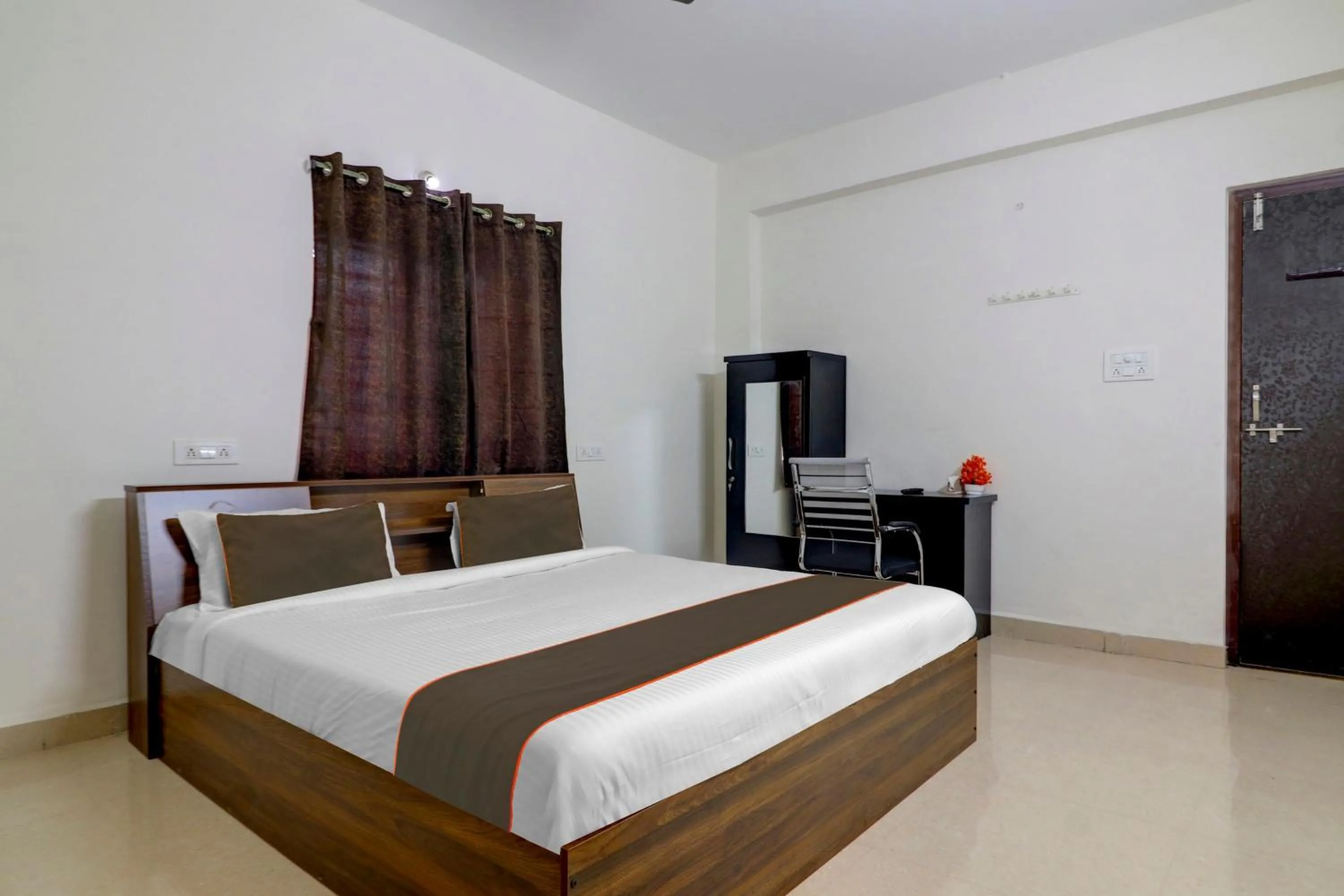 Bedroom, Bed in Capital O S V Residency Nalagandla