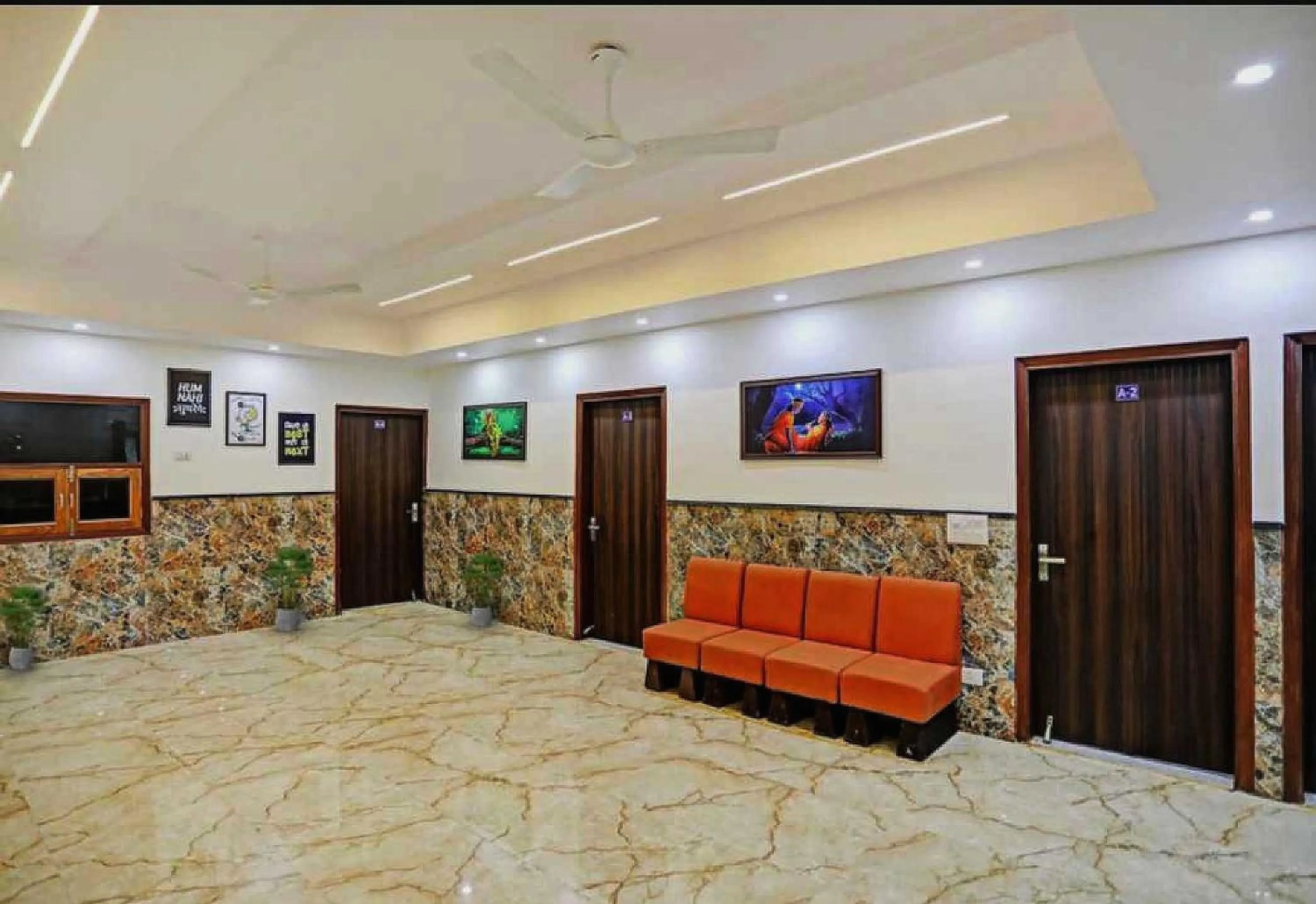 Lobby or reception in Hotel O K R Resdiancy Near Botanic Garden Of Indian Republic