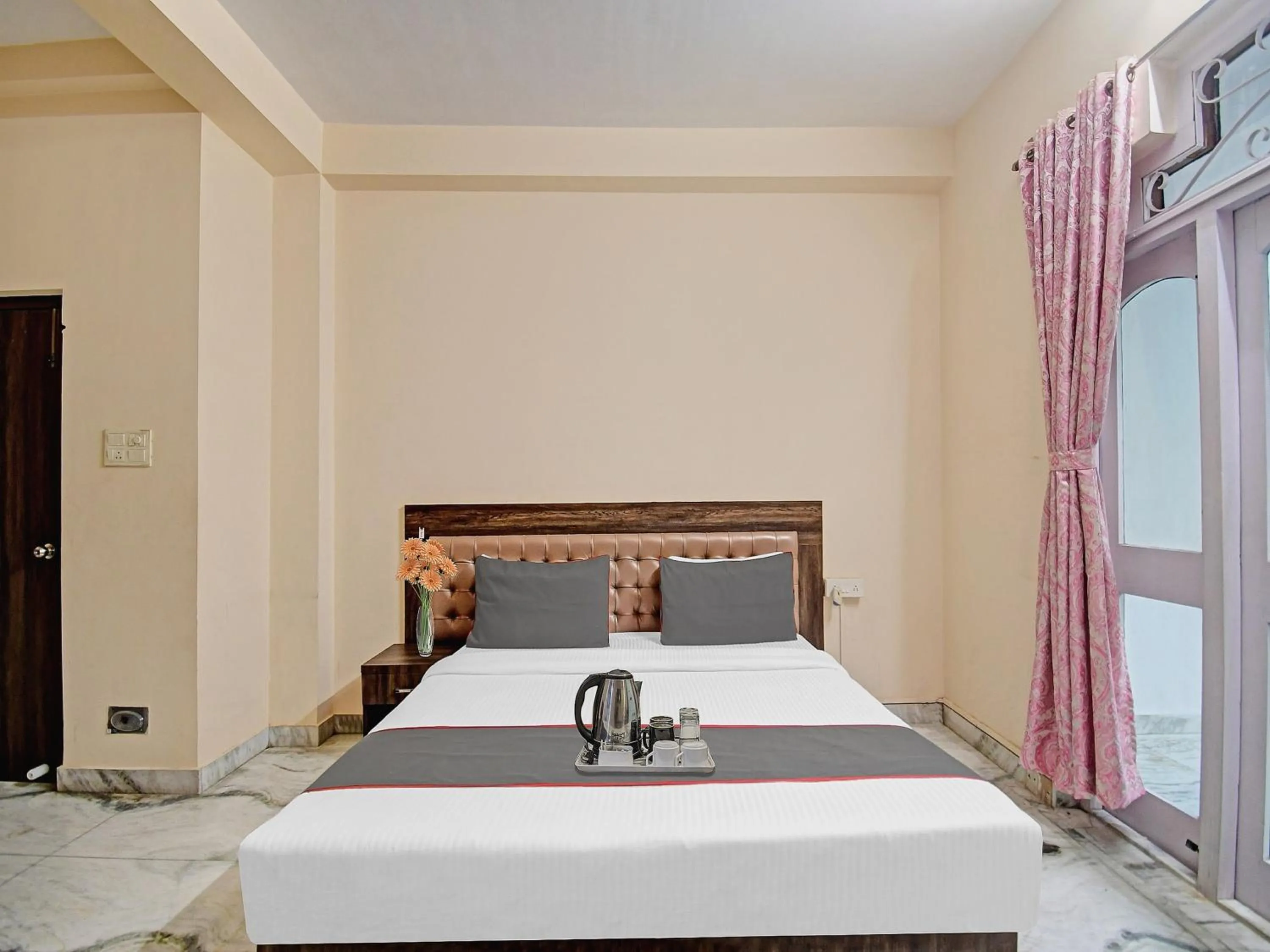 Bedroom, Bed in Super Capital O New All In One Near City Centre Salt Lake