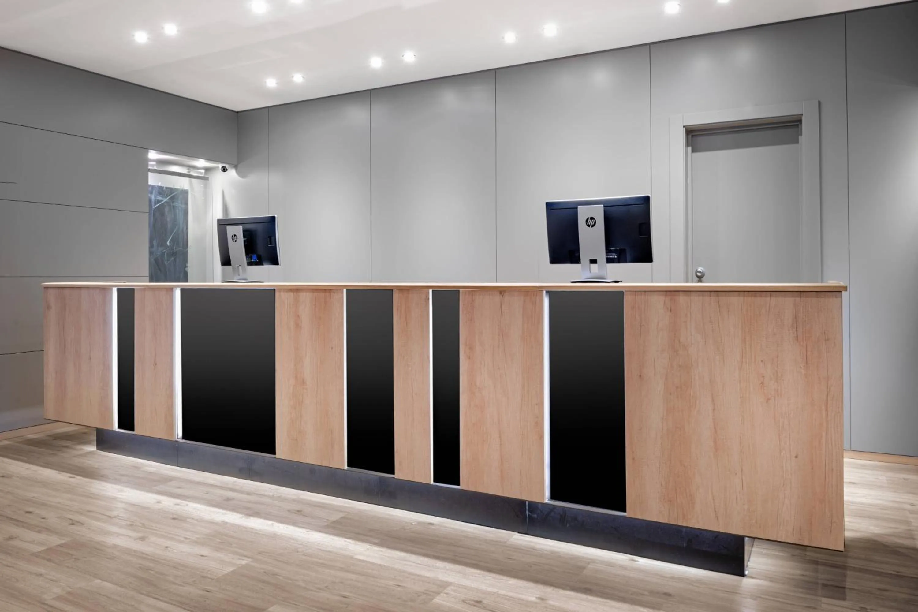 Lobby or reception in AC Hotel La Rioja by Marriott