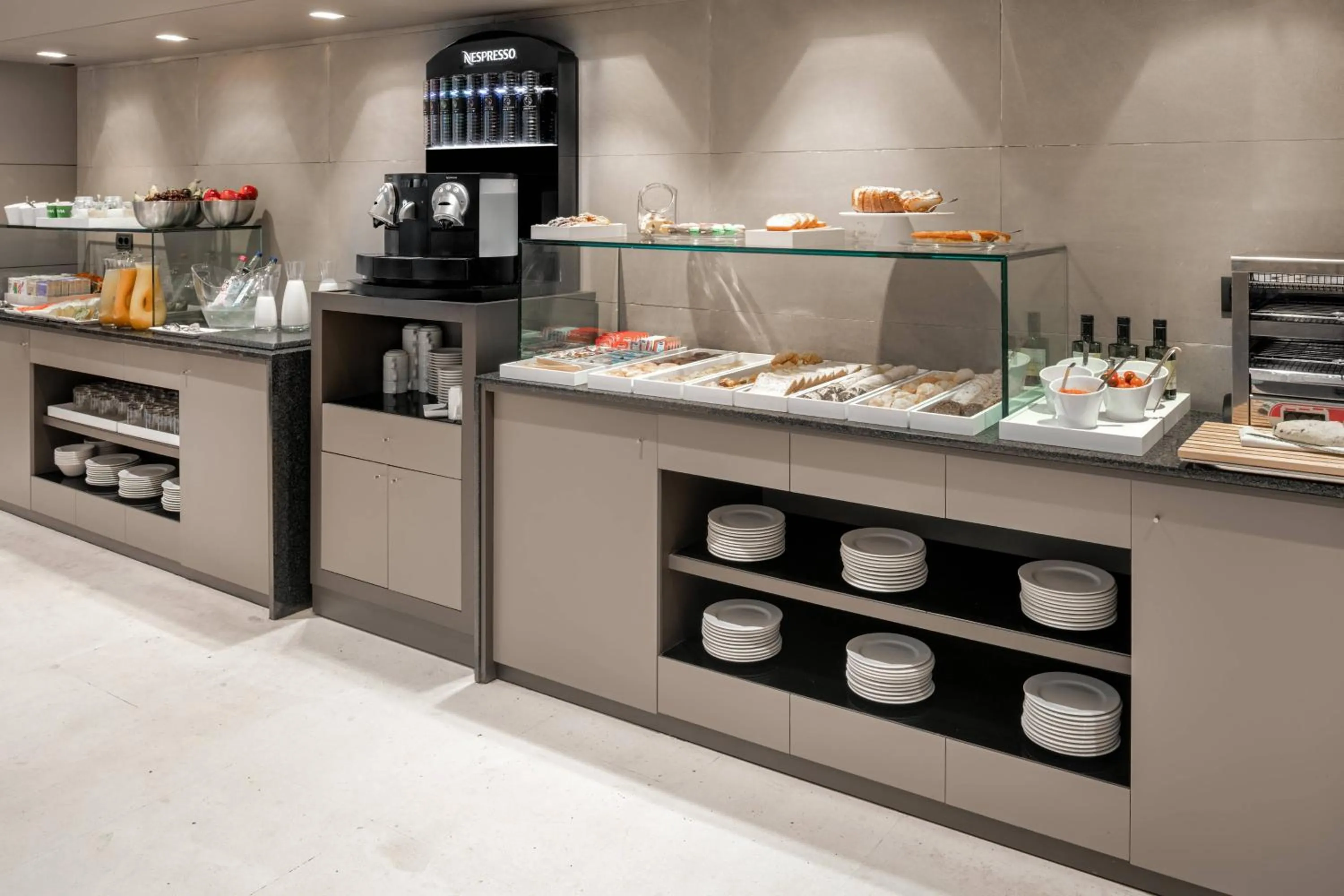 Breakfast in AC Hotel La Rioja by Marriott