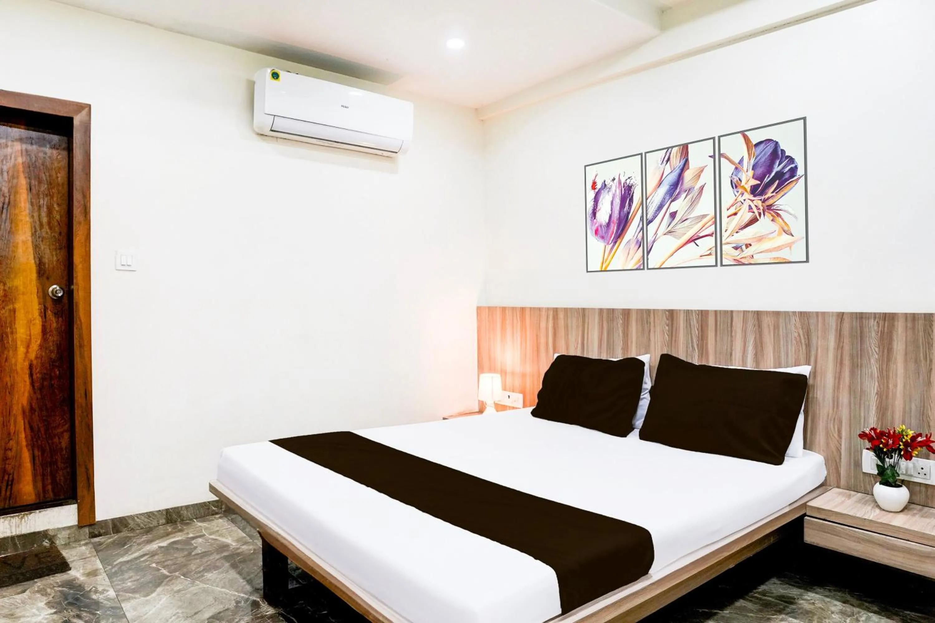 Bedroom, Bed in Super Hotel O Dombivali Formerly PK Lodging