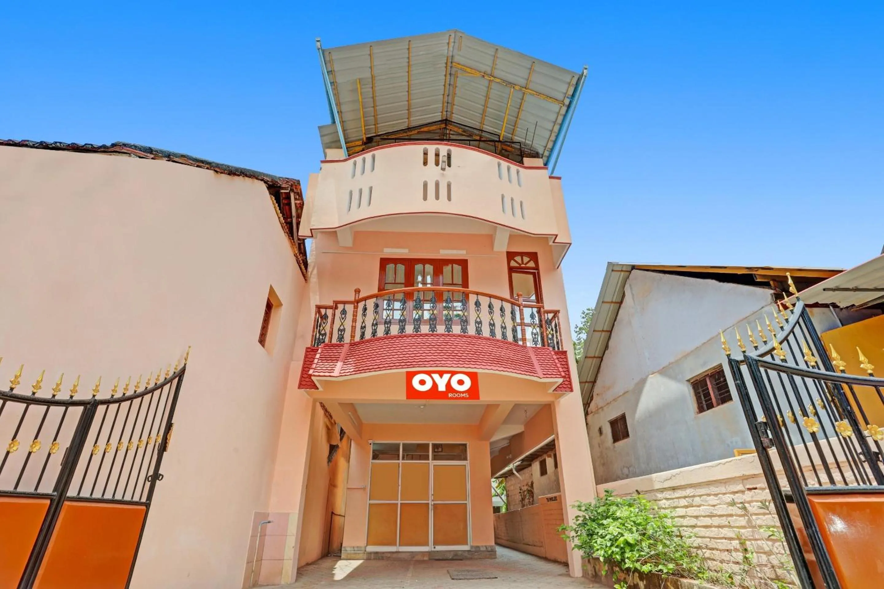 Facade/entrance in Hotel O North Park Tourist Home