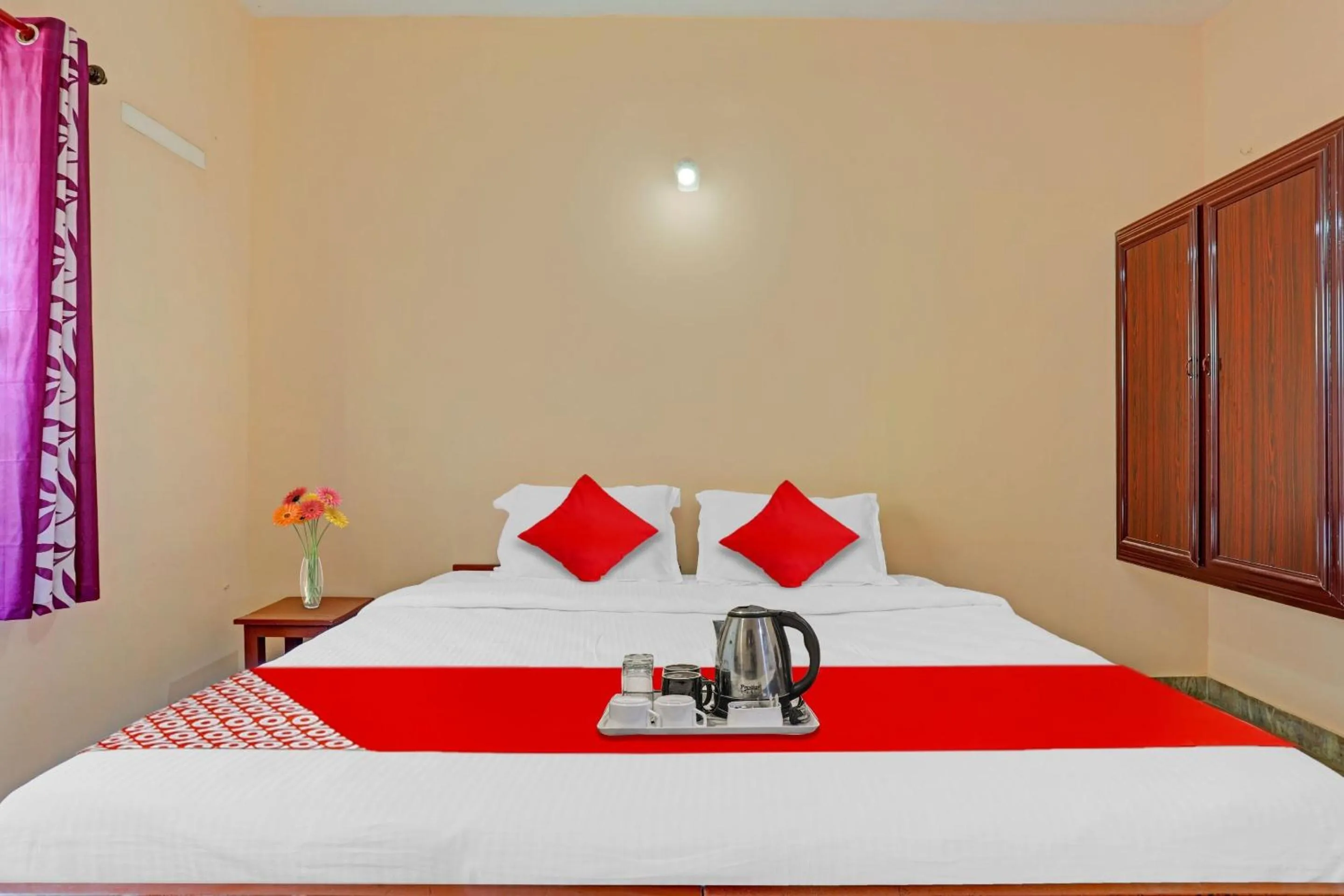 Bedroom, Bed in Hotel O North Park Tourist Home