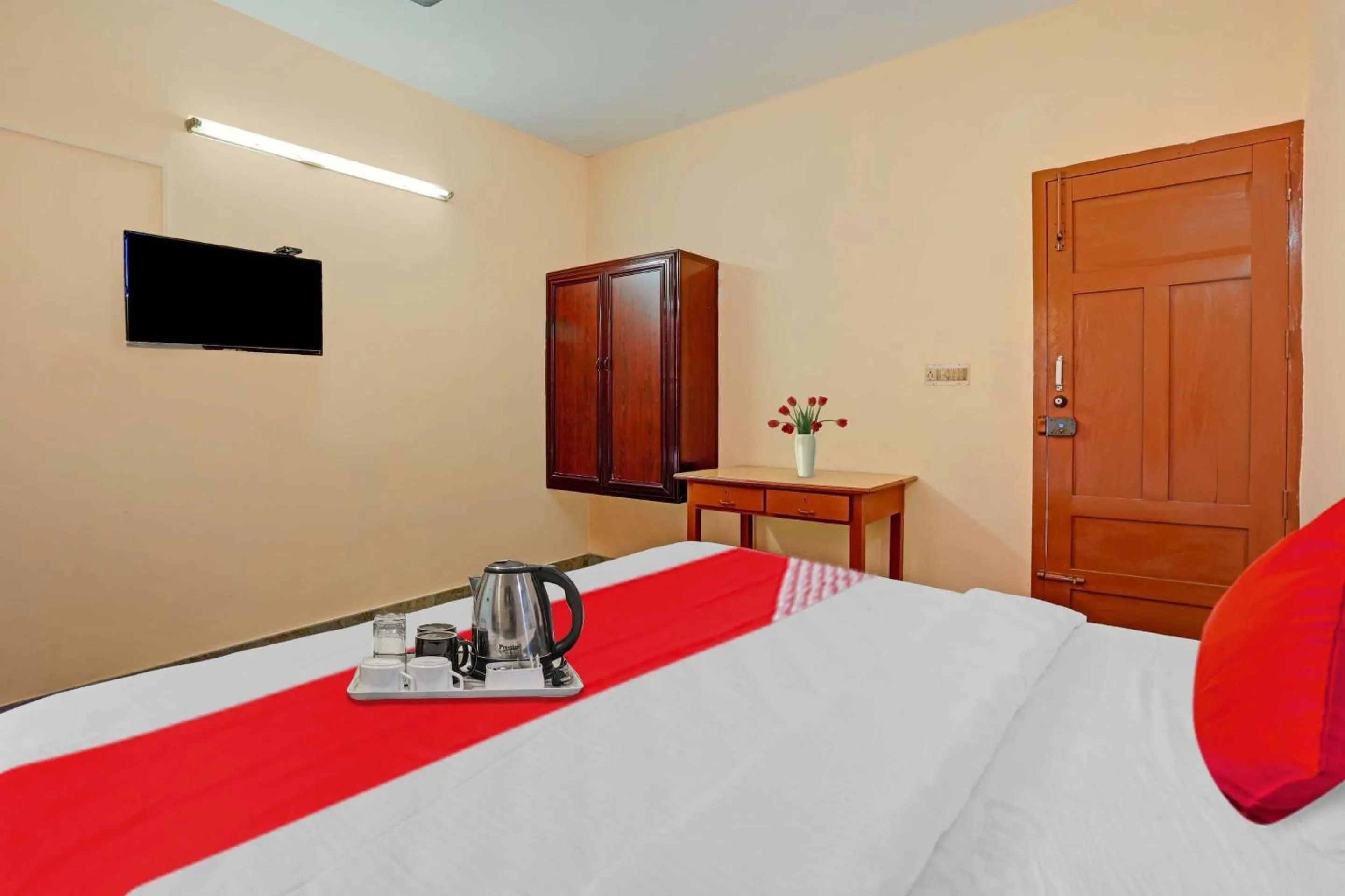 Bedroom, Bed in Hotel O North Park Tourist Home