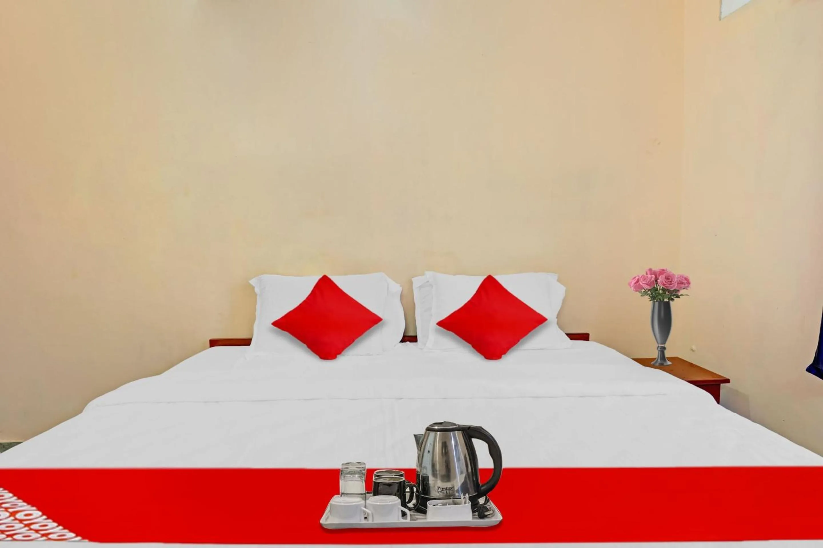 Bedroom, Bed in Hotel O North Park Tourist Home