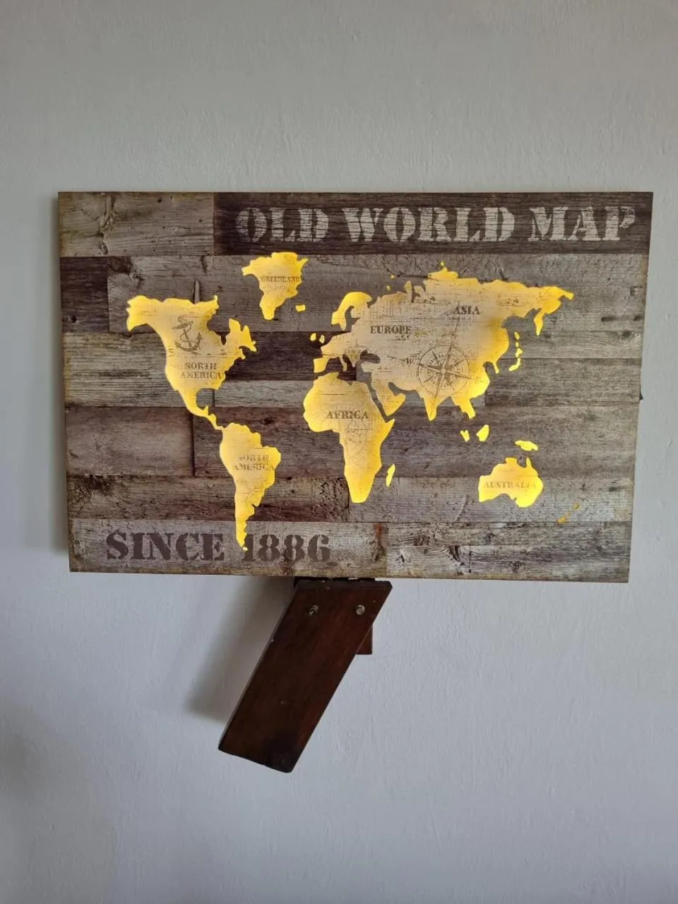 Text overlay in Bujumbura Guest House