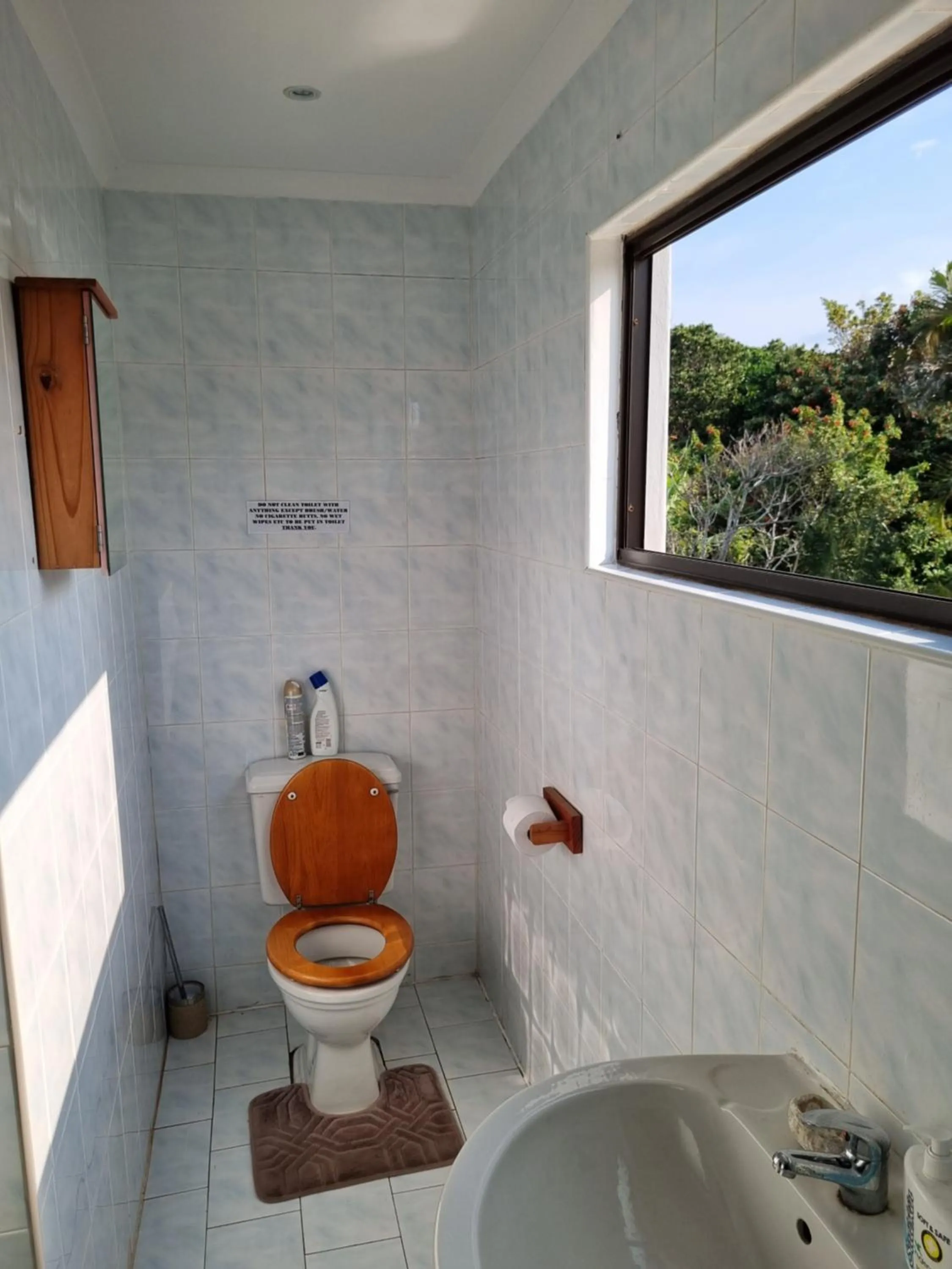Bathroom in Bujumbura Guest House