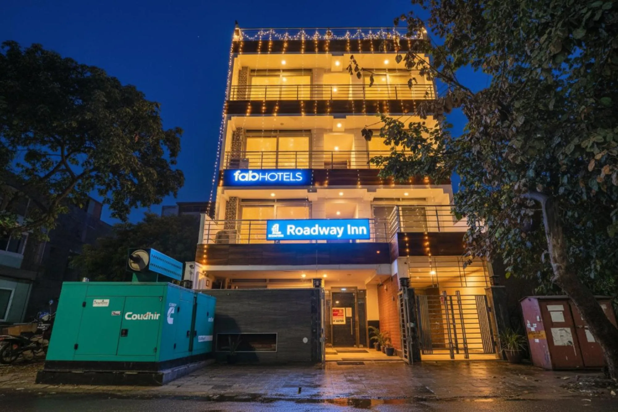 Property building in Via Roadway Inn