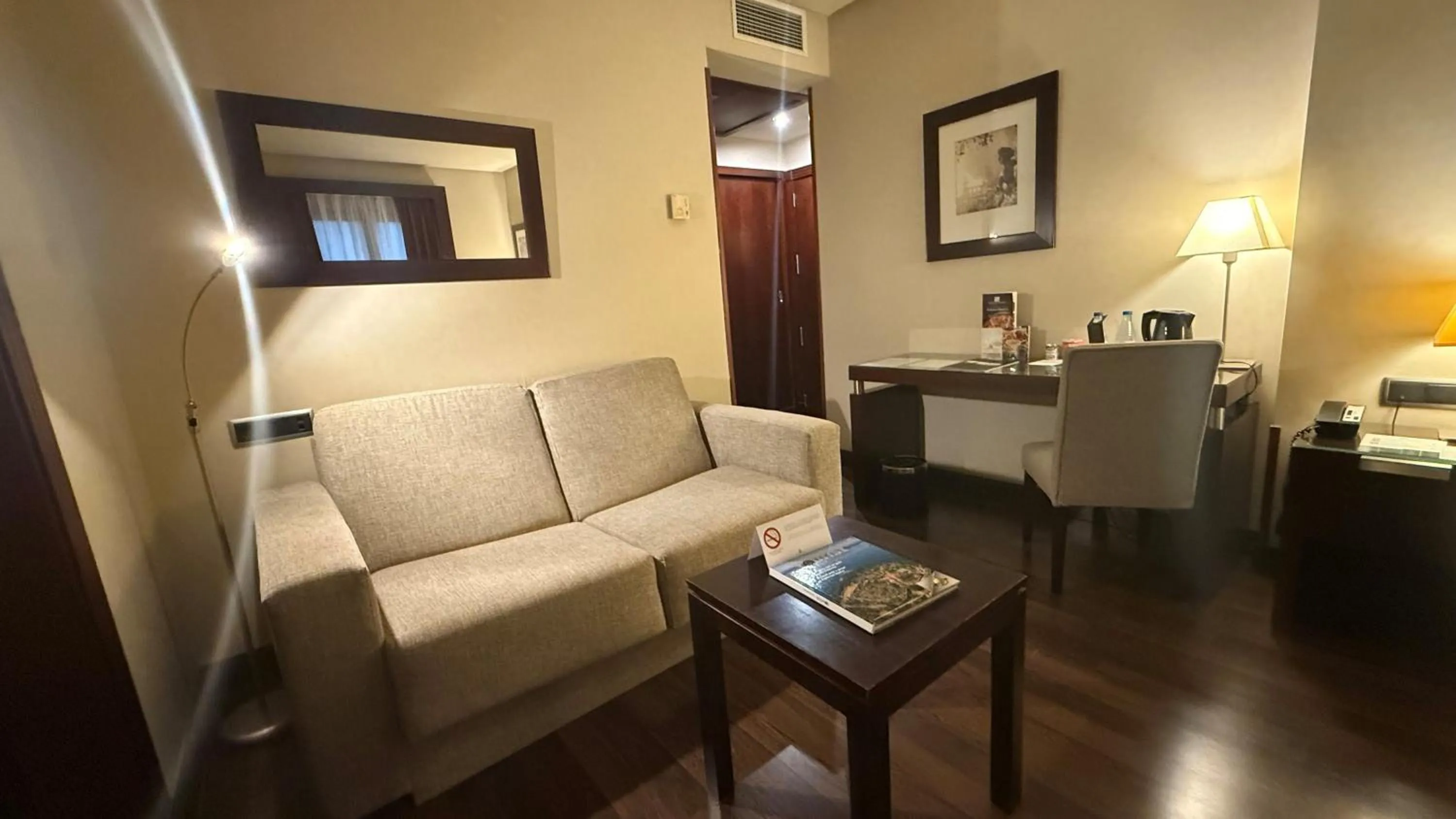 Living room in Hotel Badajoz Center