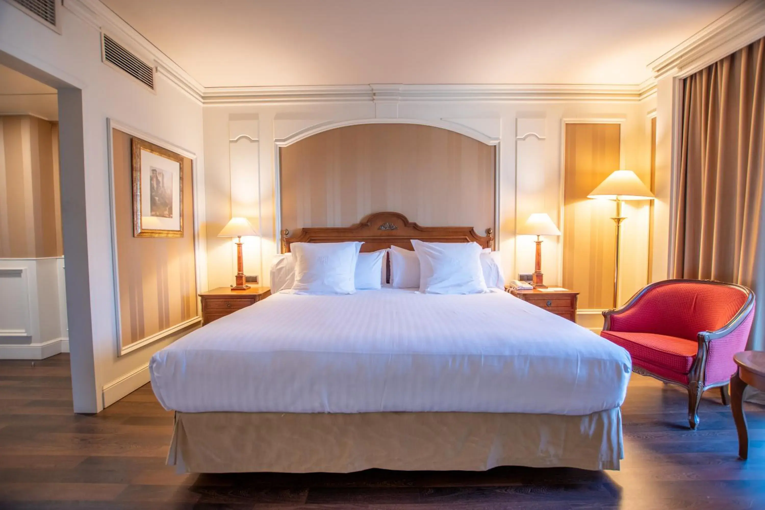 Deluxe Junior Suite in Hotel Sevilla Center Deluxe Junior Suite in Hotel Sevilla Center