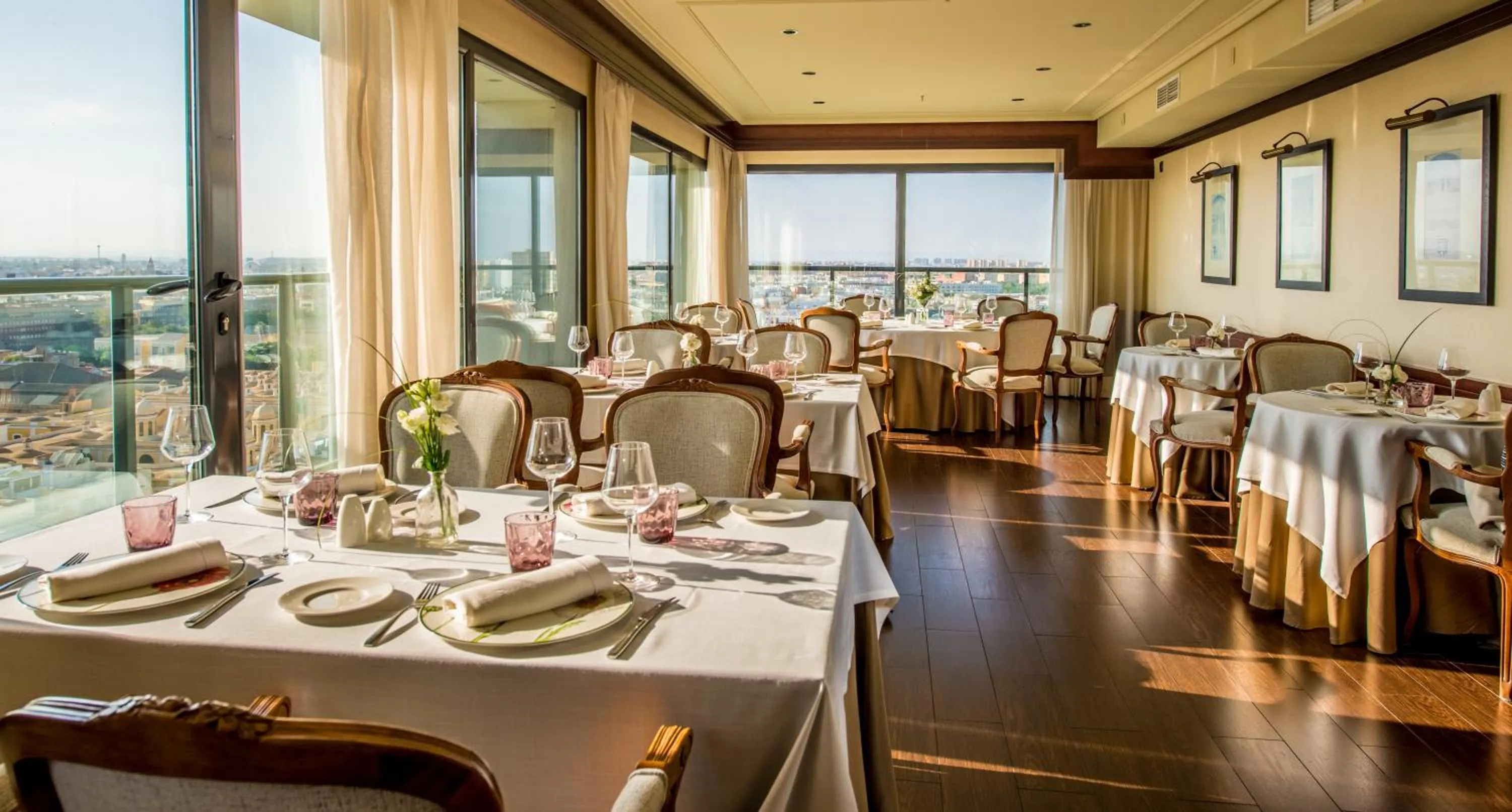Restaurant/places to eat in Hotel Sevilla Center