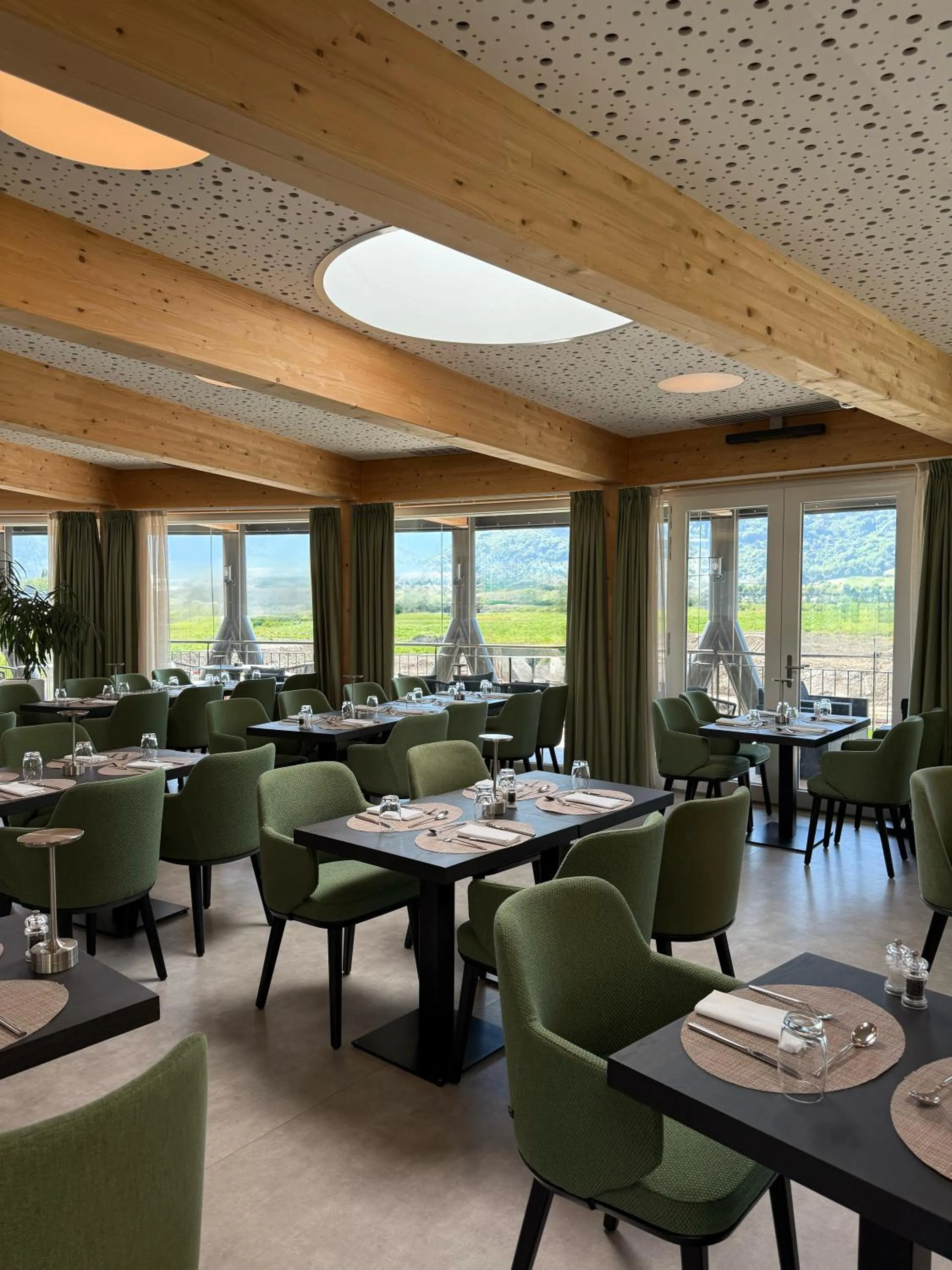 Restaurant/places to eat in Alp Art Hotel Monthey