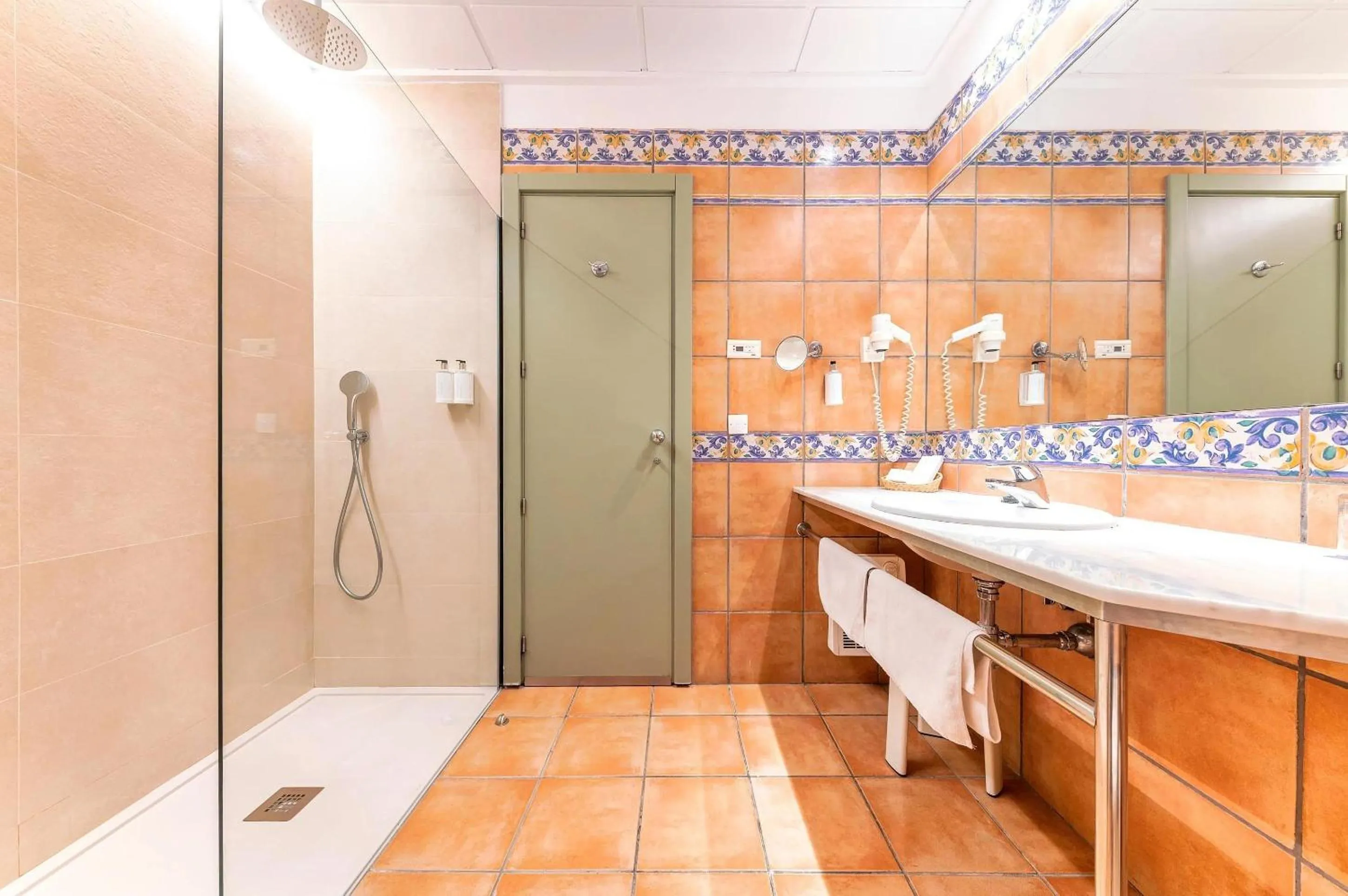 Bathroom in Port Jardín Milenio