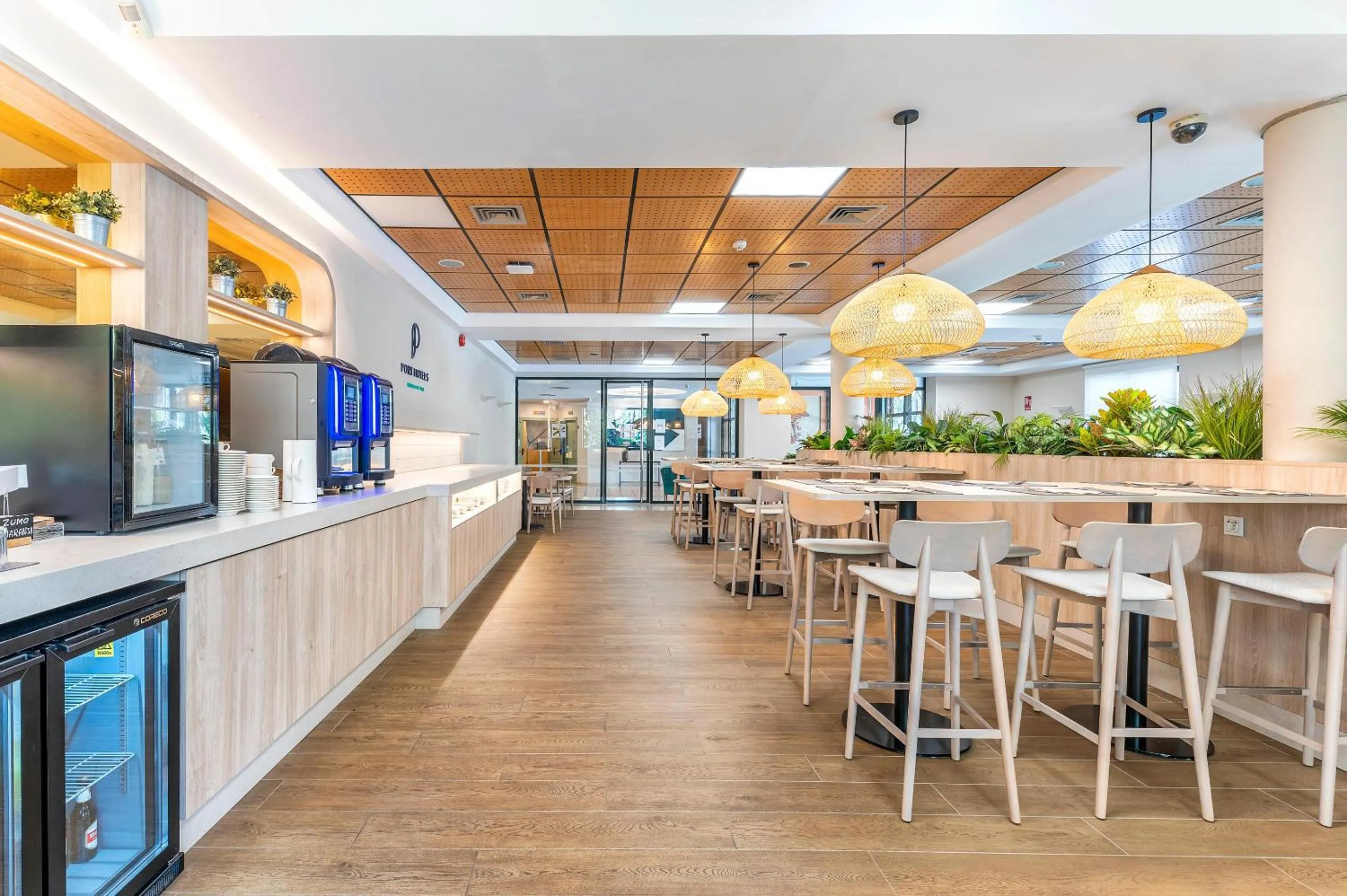 Restaurant/places to eat in Port Jardín Milenio