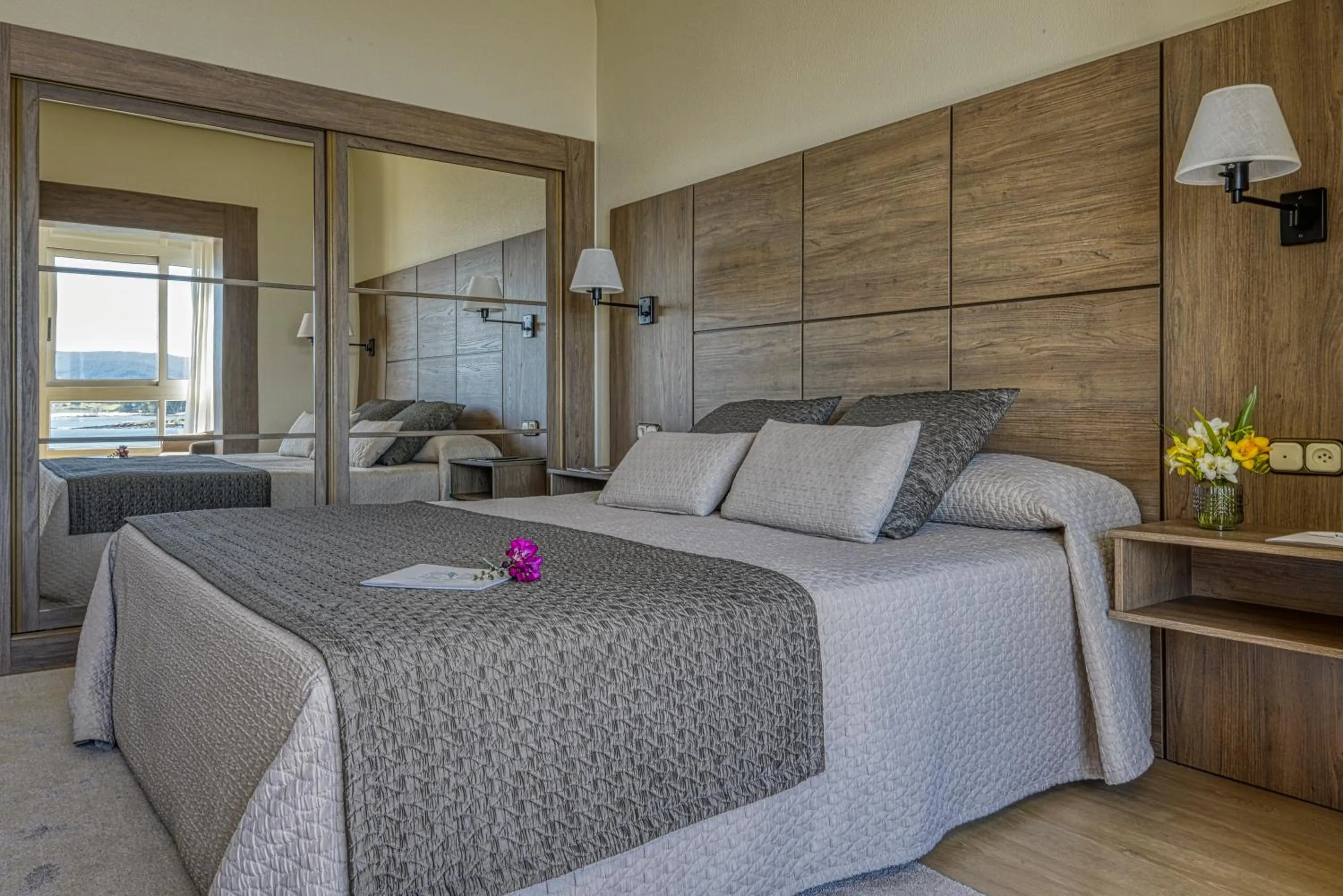 Bedroom, Bed in Eurostars Louxo Talaso