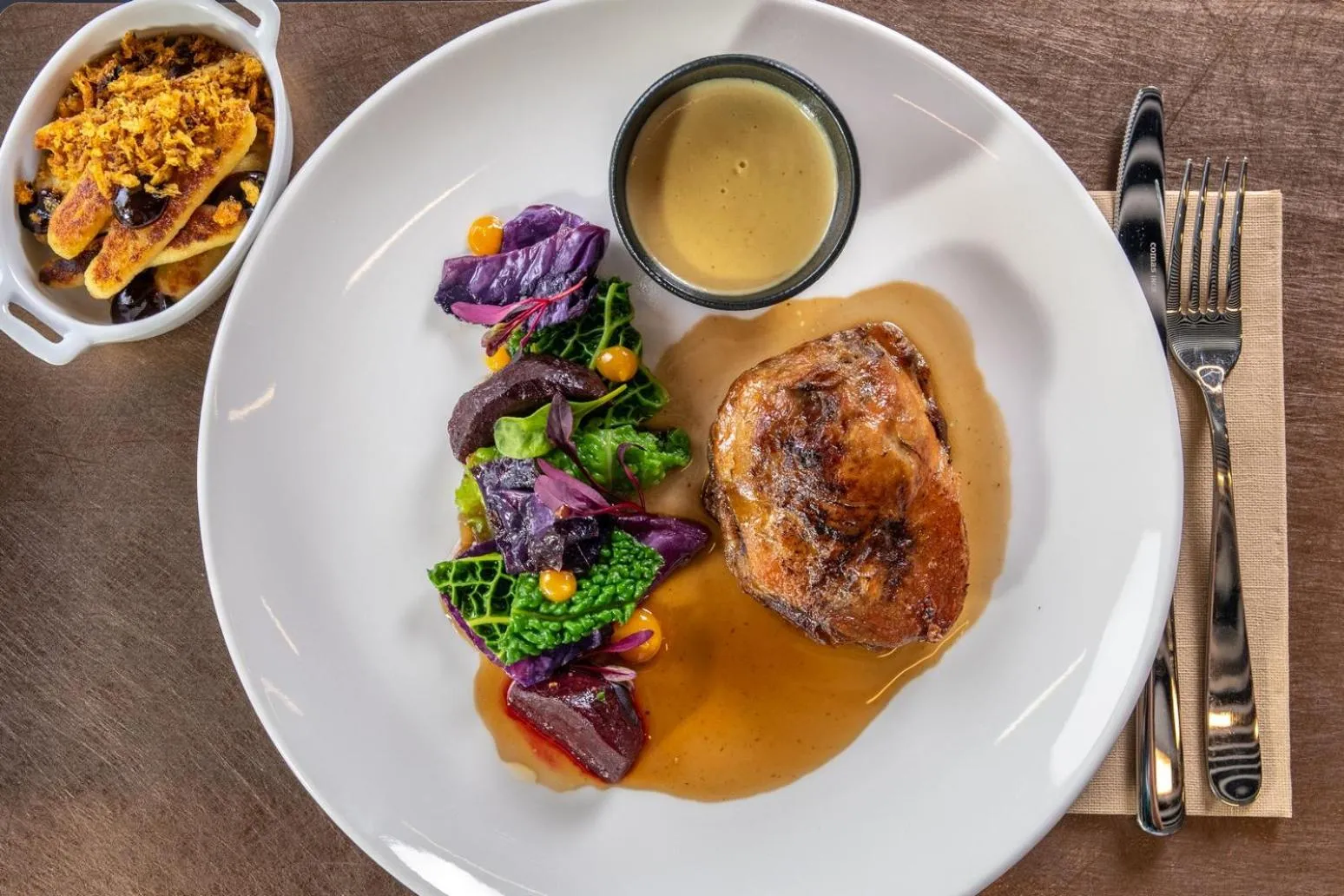 Food in Flow Hotel & Conference