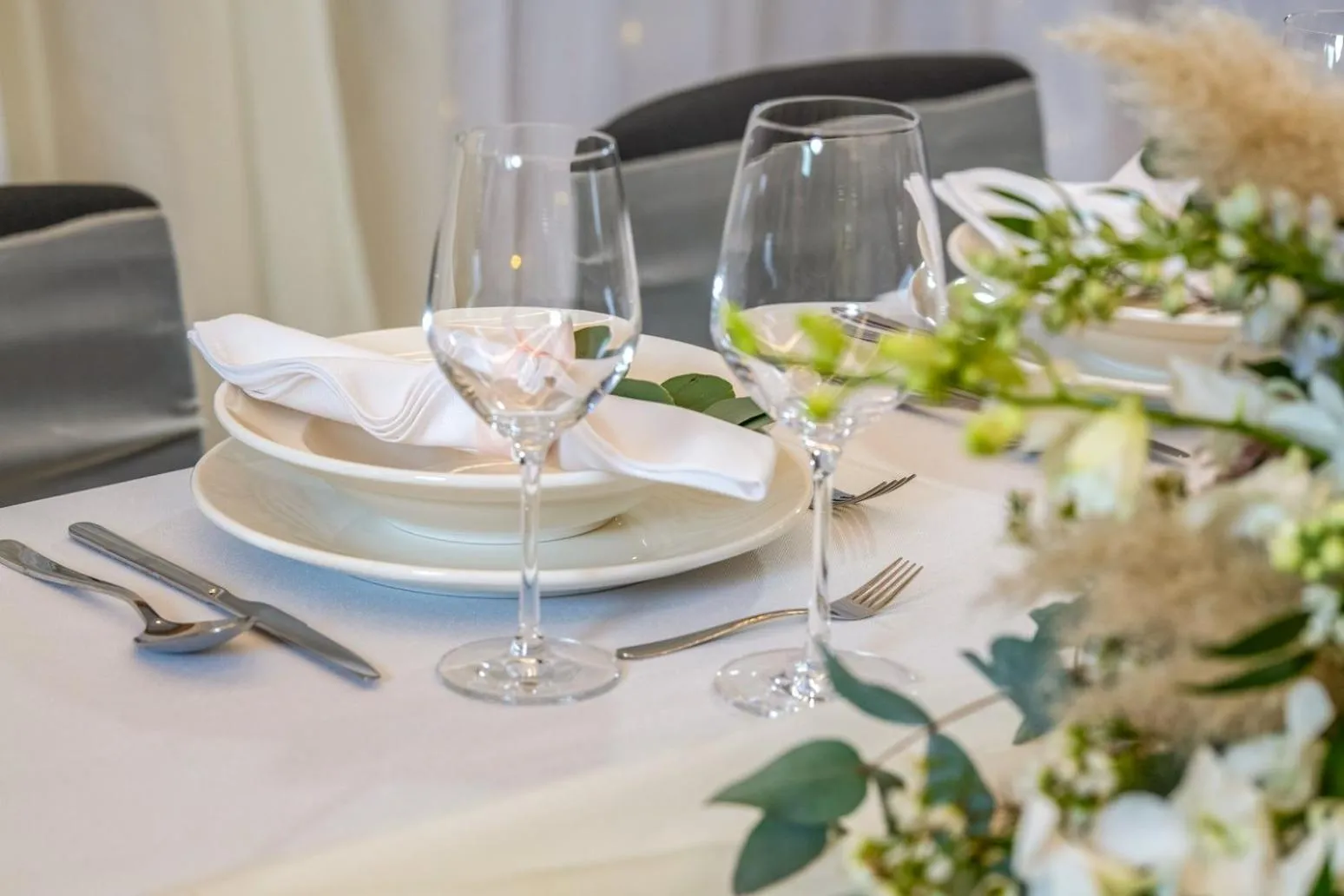 Restaurant/places to eat in Flow Hotel & Conference