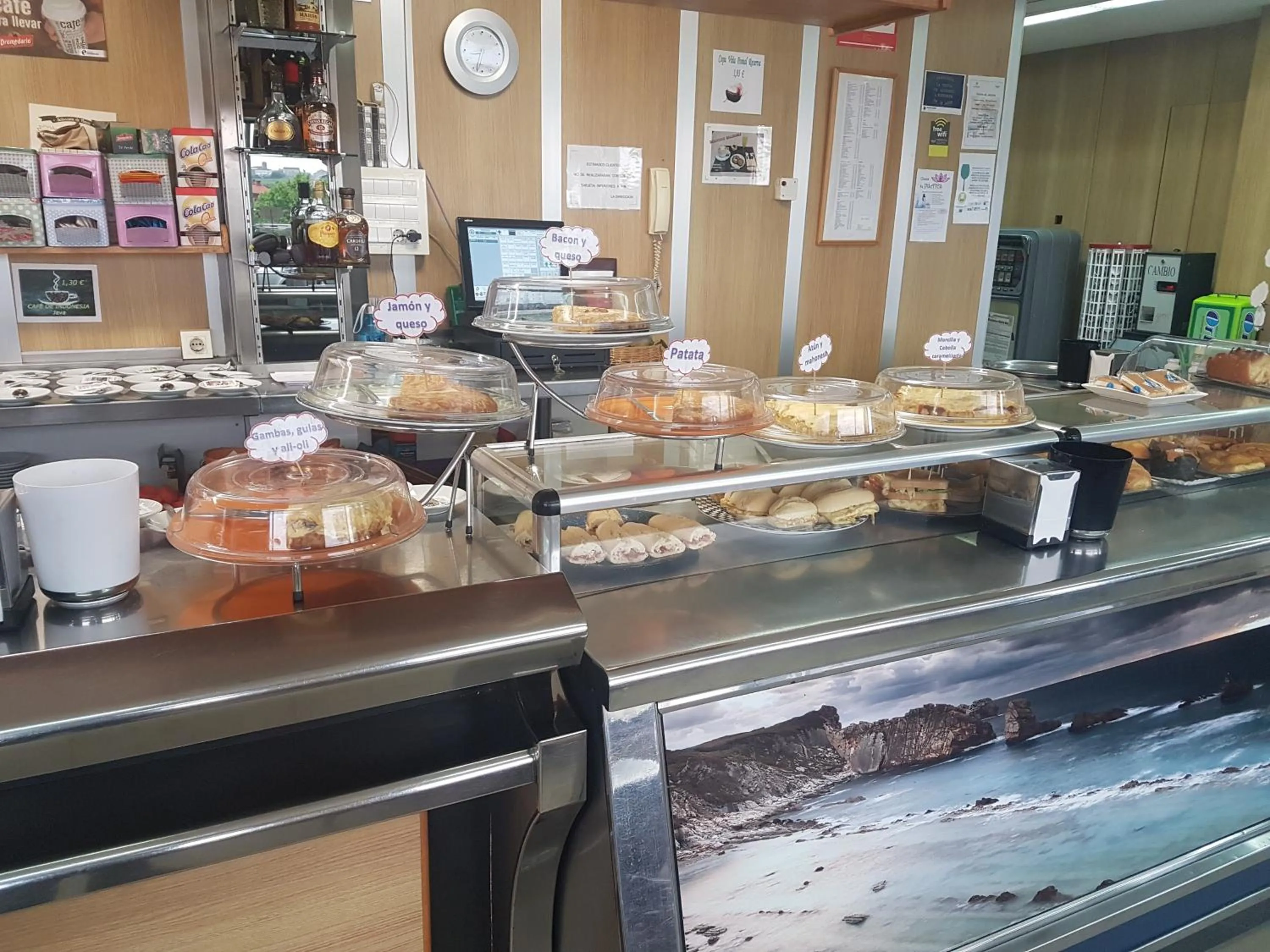 Food and drinks in Hotel Los Angeles