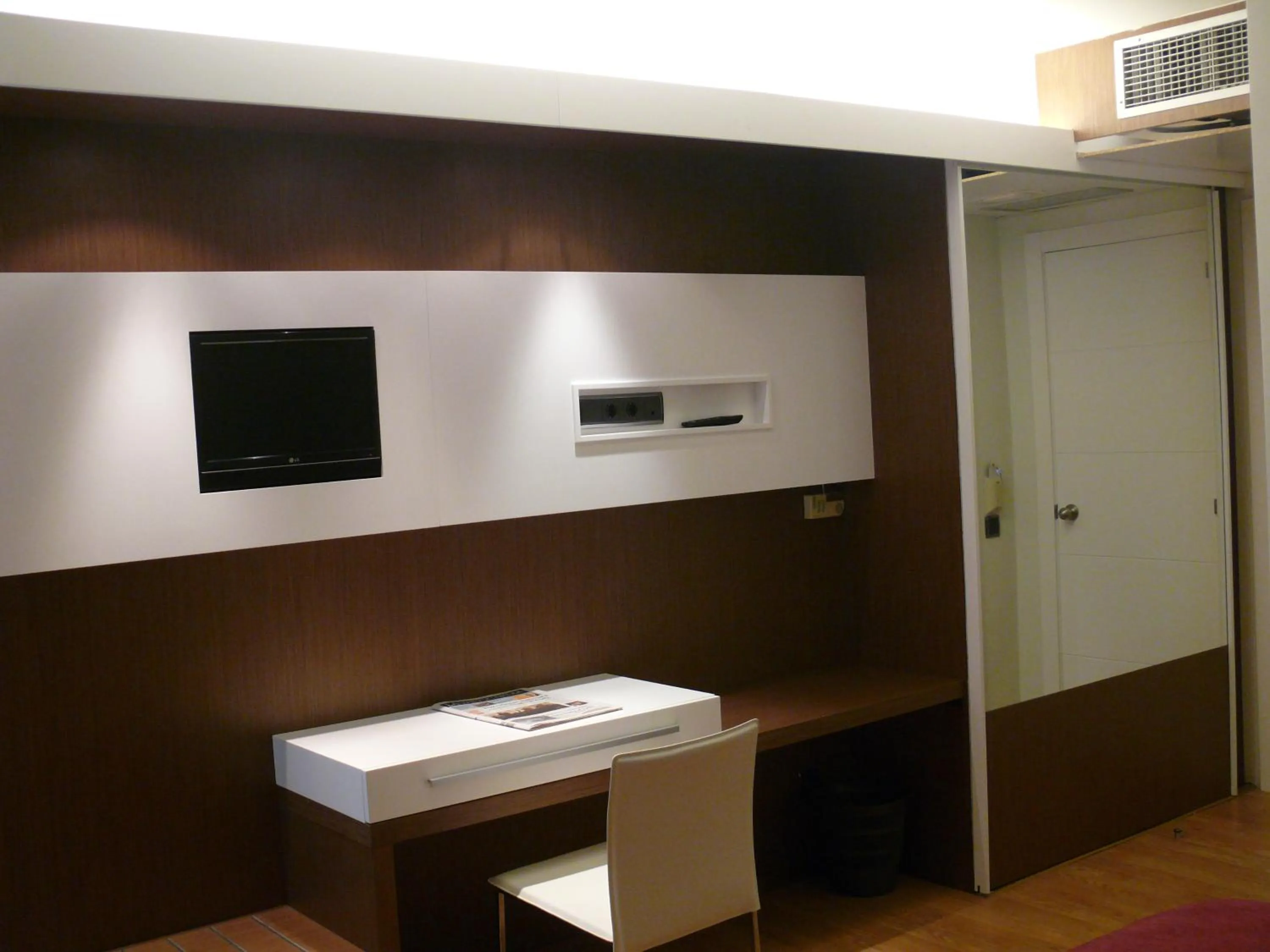 TV and multimedia in Hotel Los Angeles