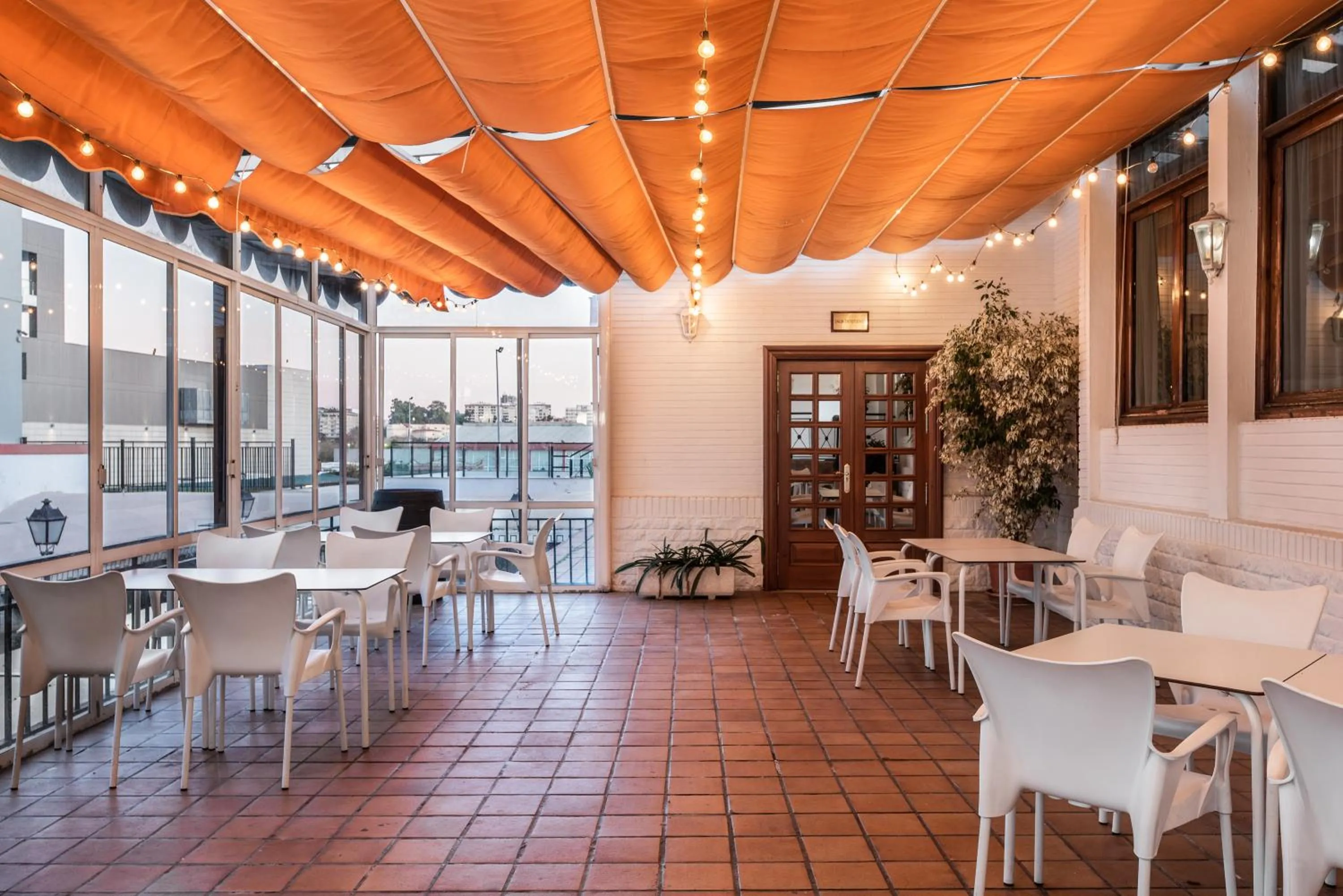 Restaurant/places to eat in Hotel Rio Badajoz