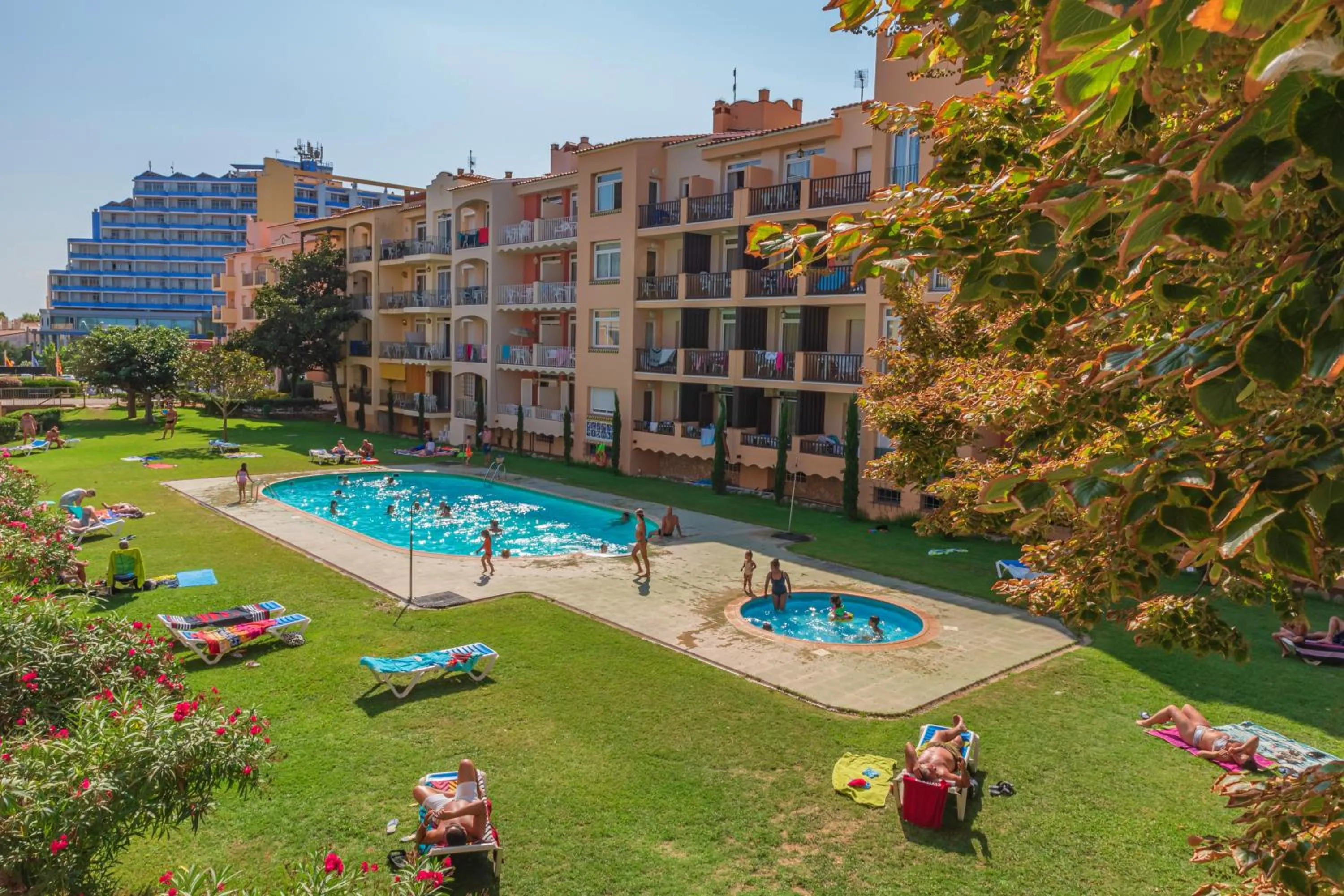 Pool view in Aptos. Comte D´Empuries