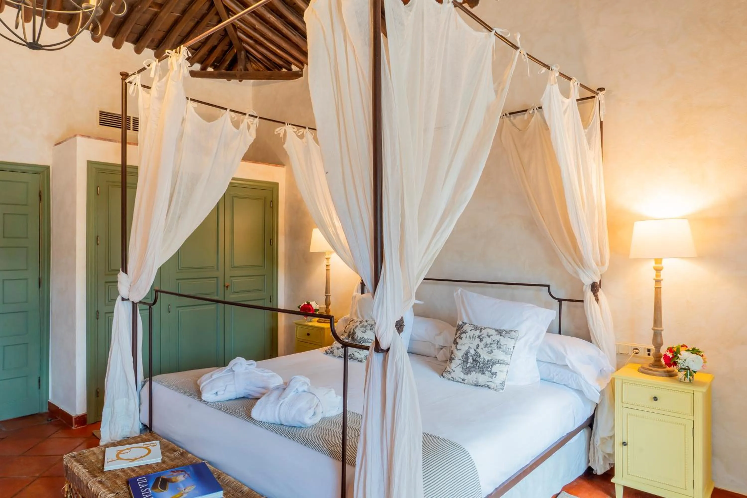 Bedroom, Bed in Hotel Boutique Molino del Arco