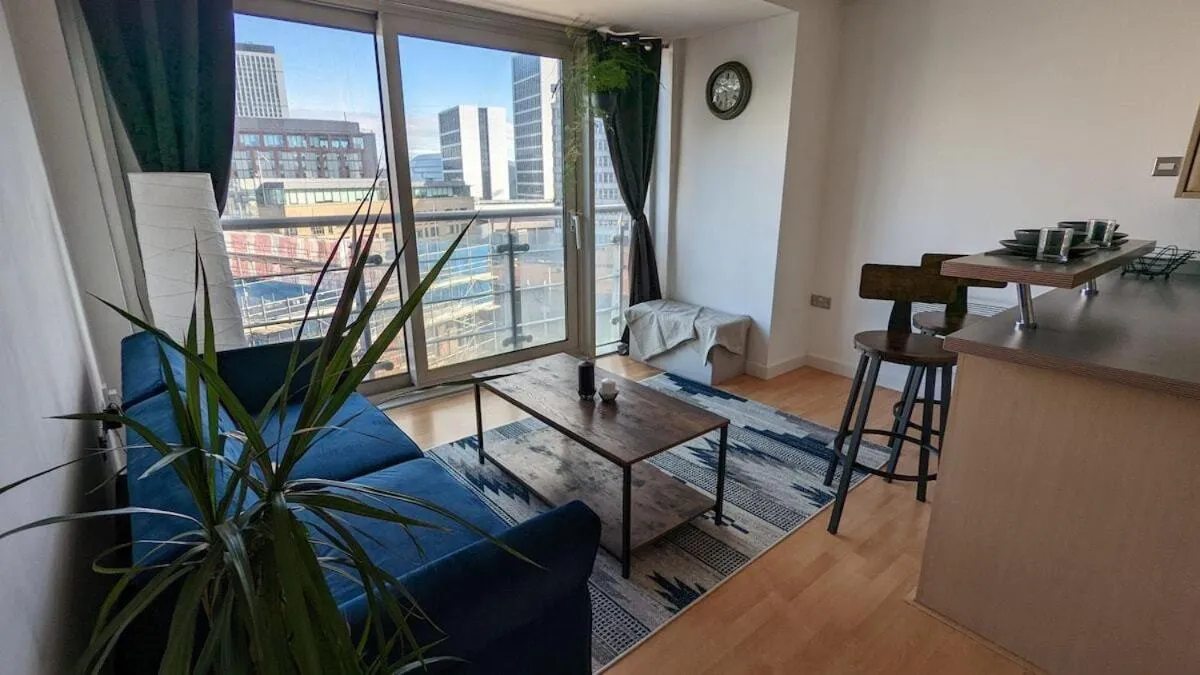 Living room in Excellent Leeds City Centre 1 Bedroom Apartment